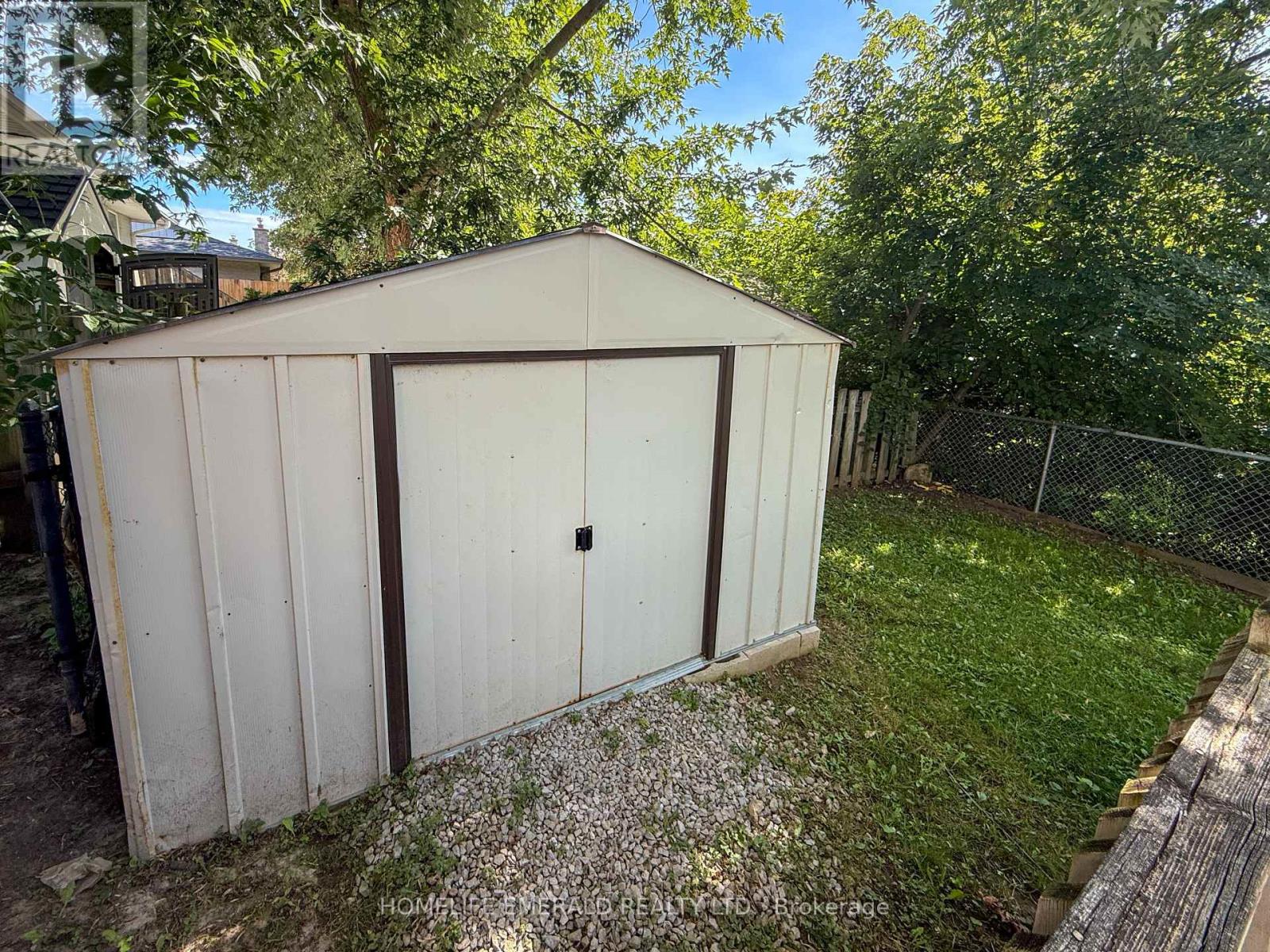 131 Cundles Road E Property Photo 45