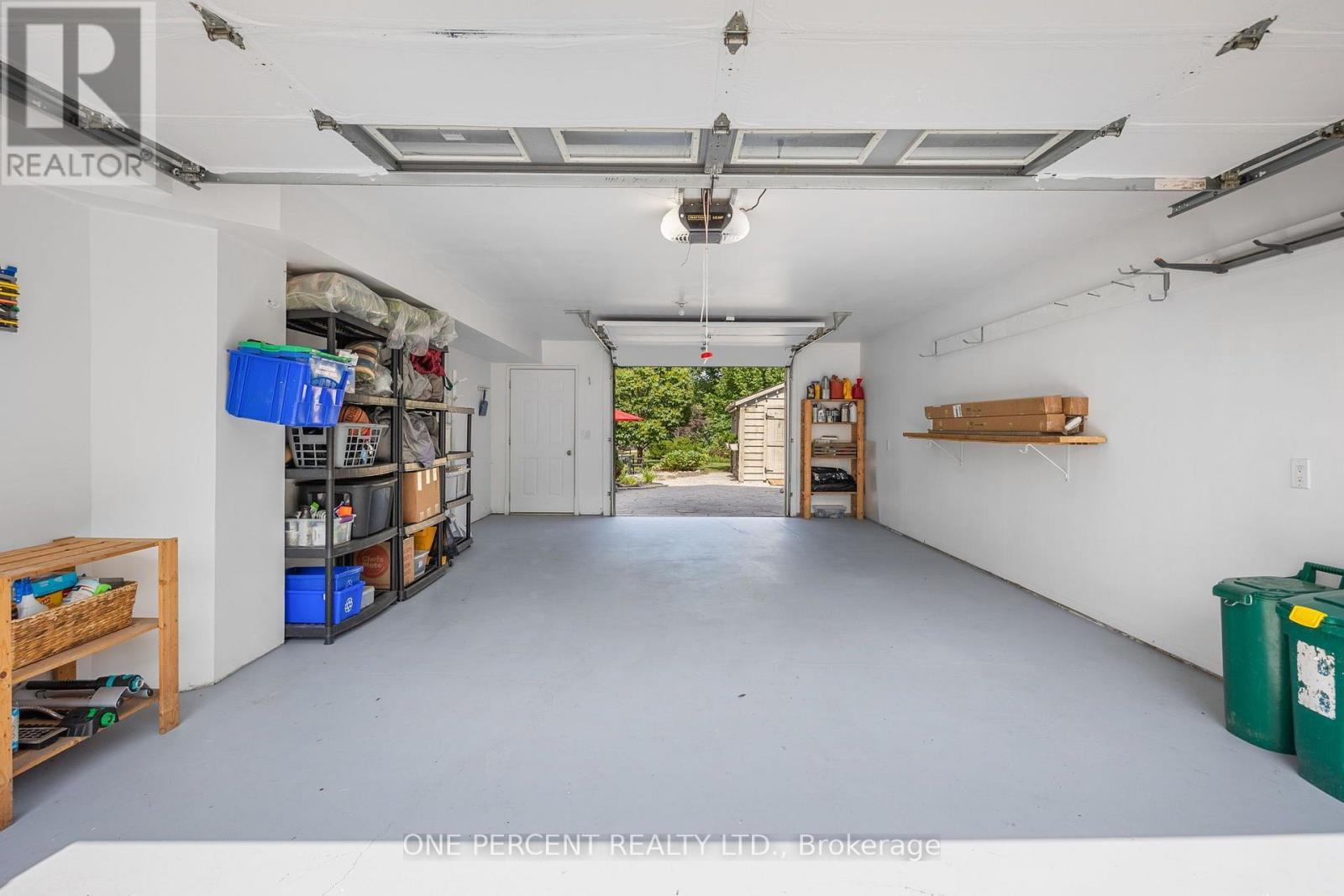 406 Peter Street N Property Photo 26