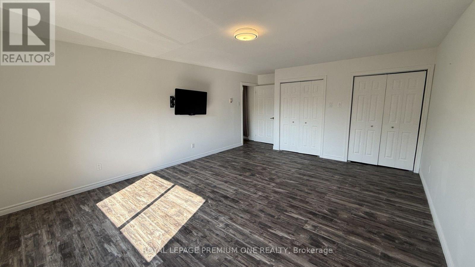 Unit A - 512 Mosley Street Property Photo 10