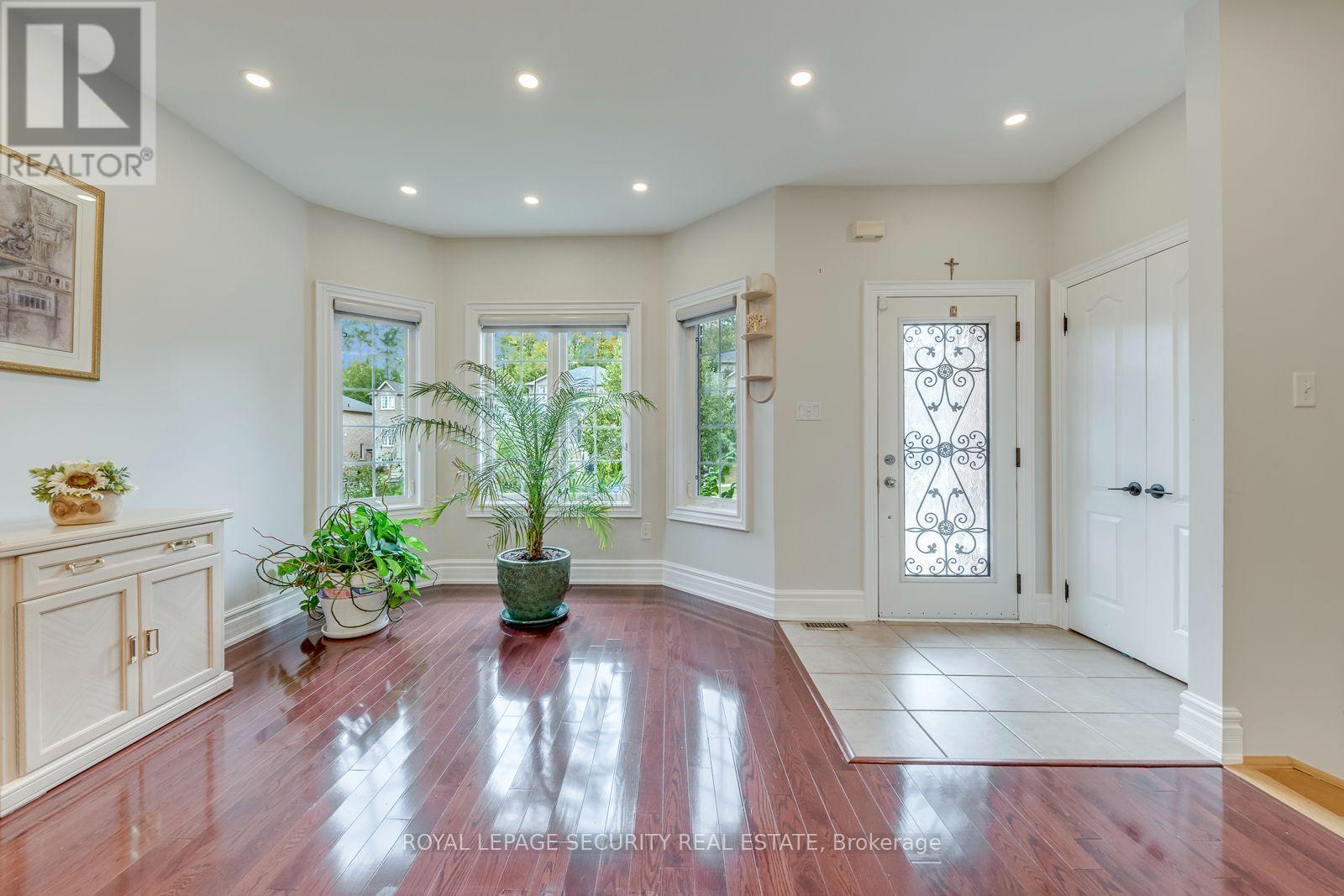 25 Pinecliff Crescent Property Photo 4