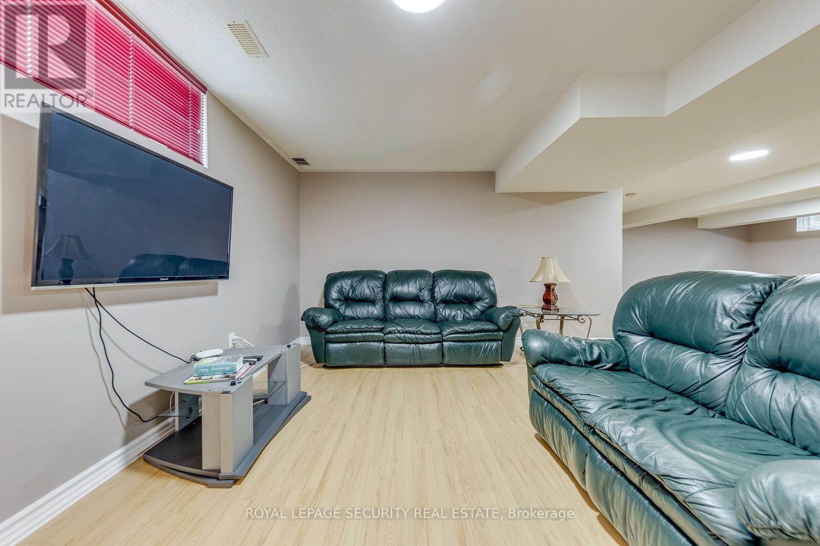 25 Pinecliff Crescent Property Photo 37