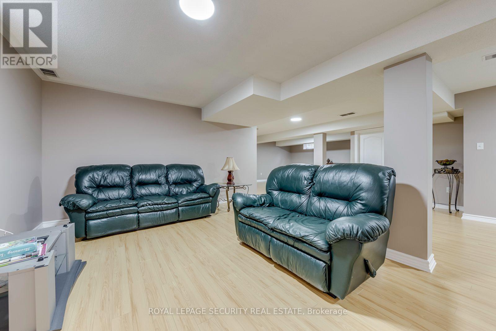 25 Pinecliff Crescent Property Photo 38