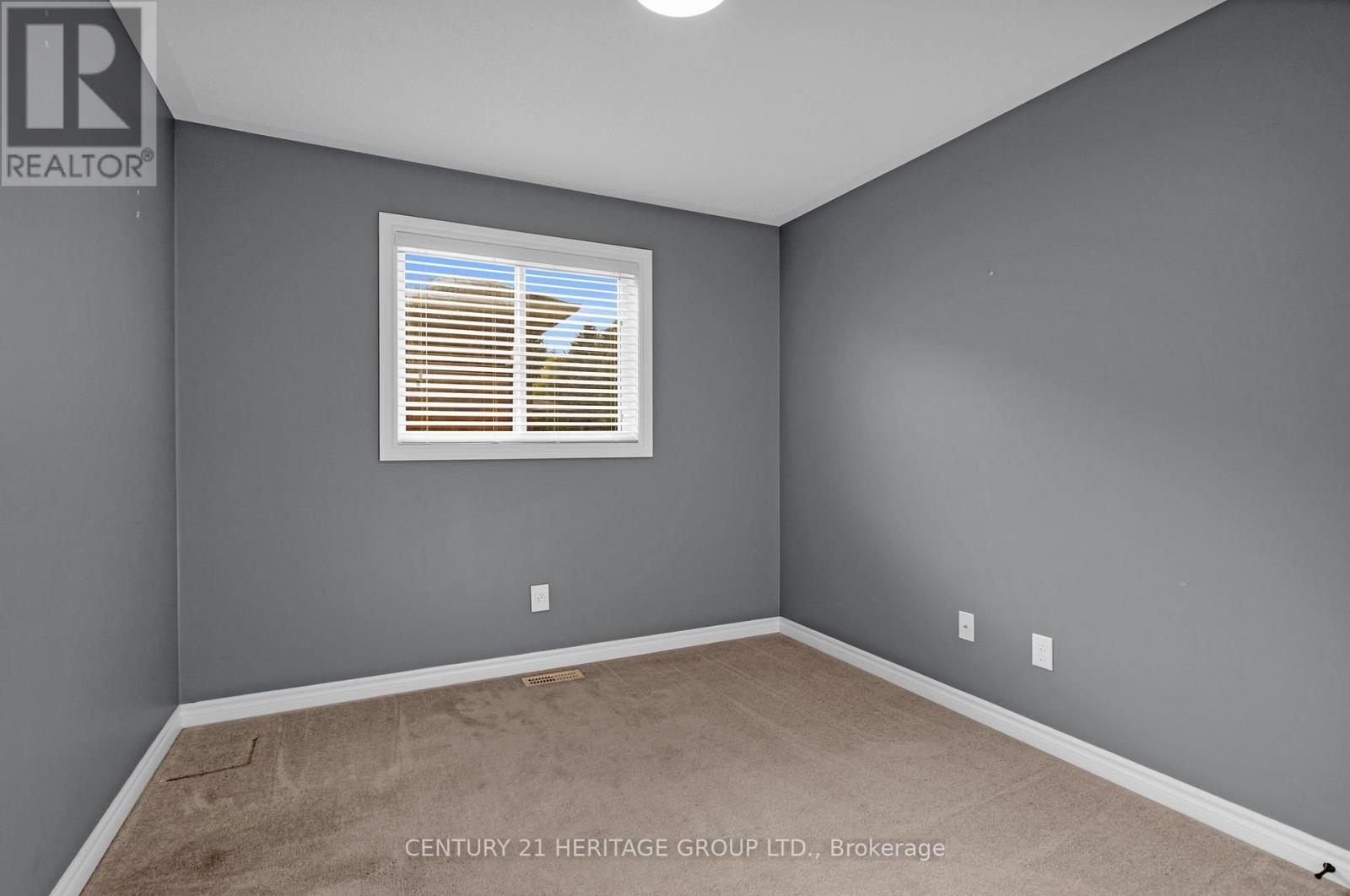 45 Whitfield Crescent Property Photo 27