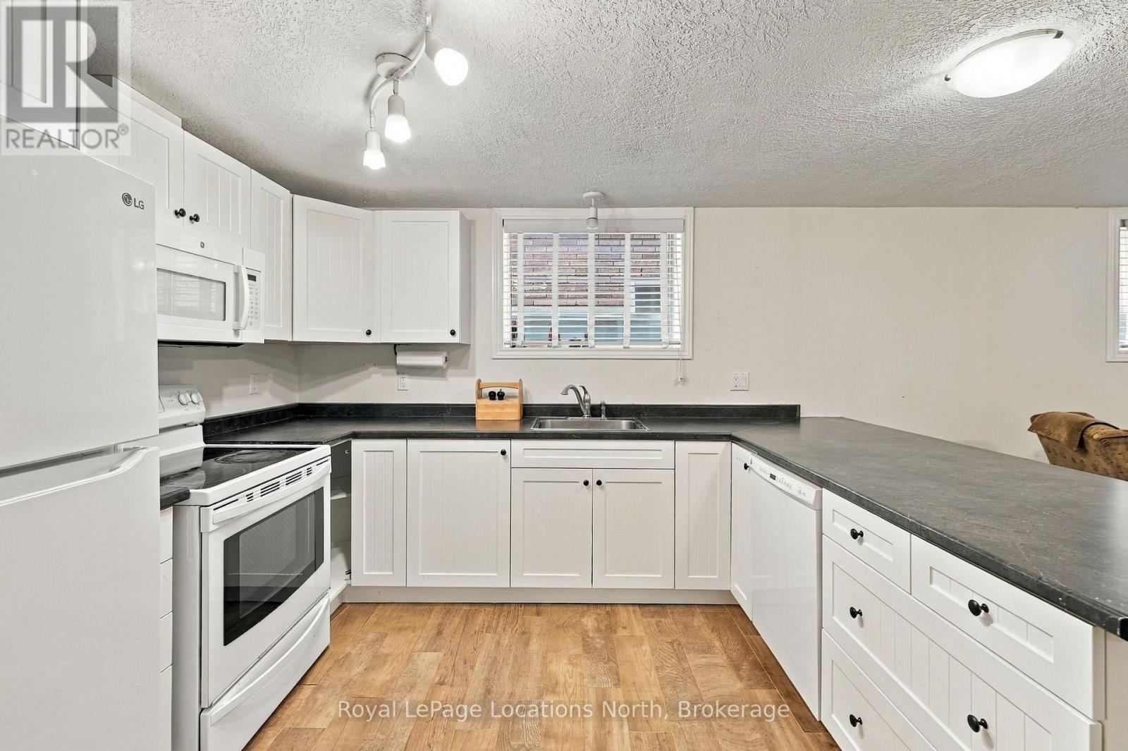 15 Kayla Crescent Property Photo 33