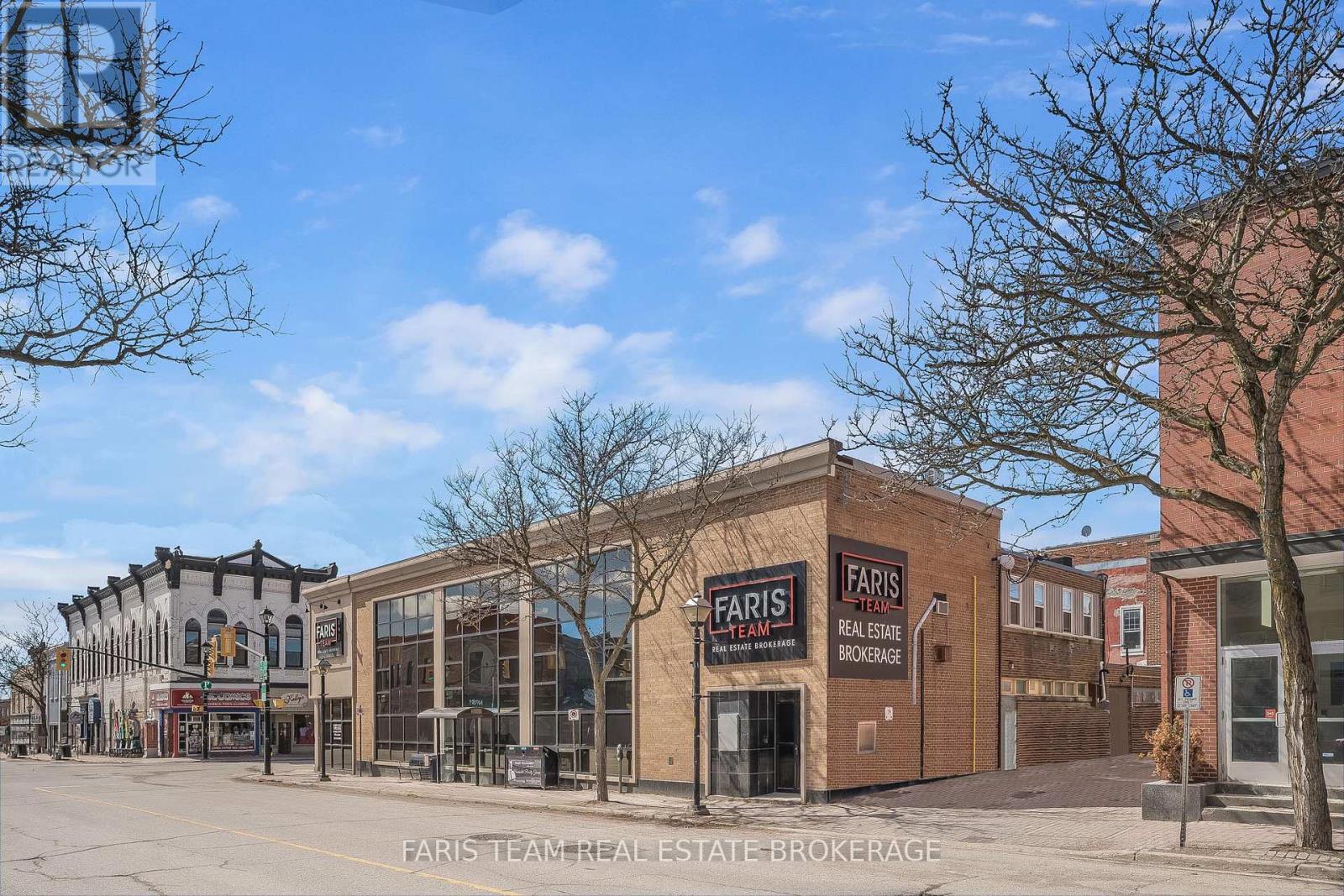 74 Mississaga Street E Property Photo 2