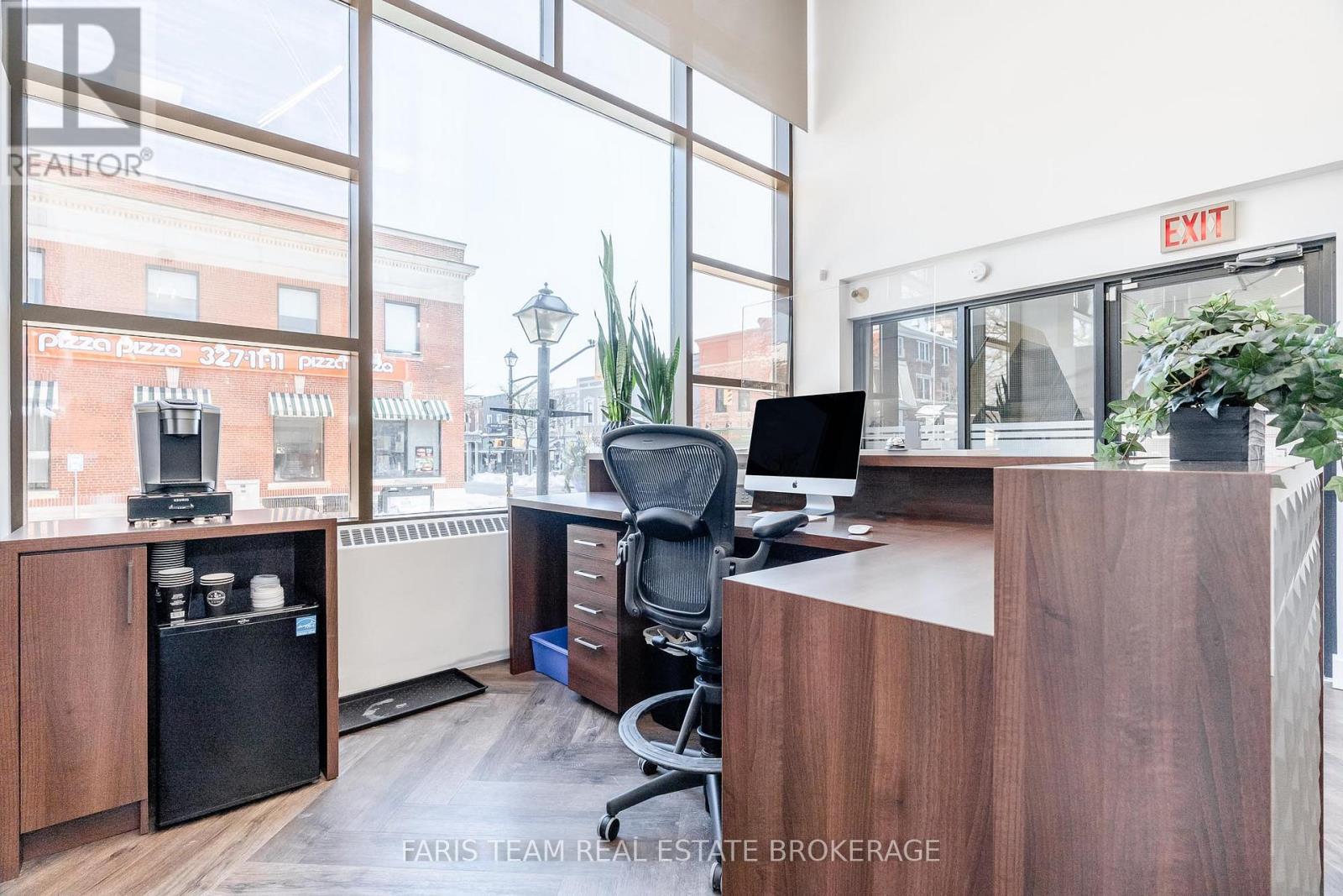 74 Mississaga Street E Property Photo 4