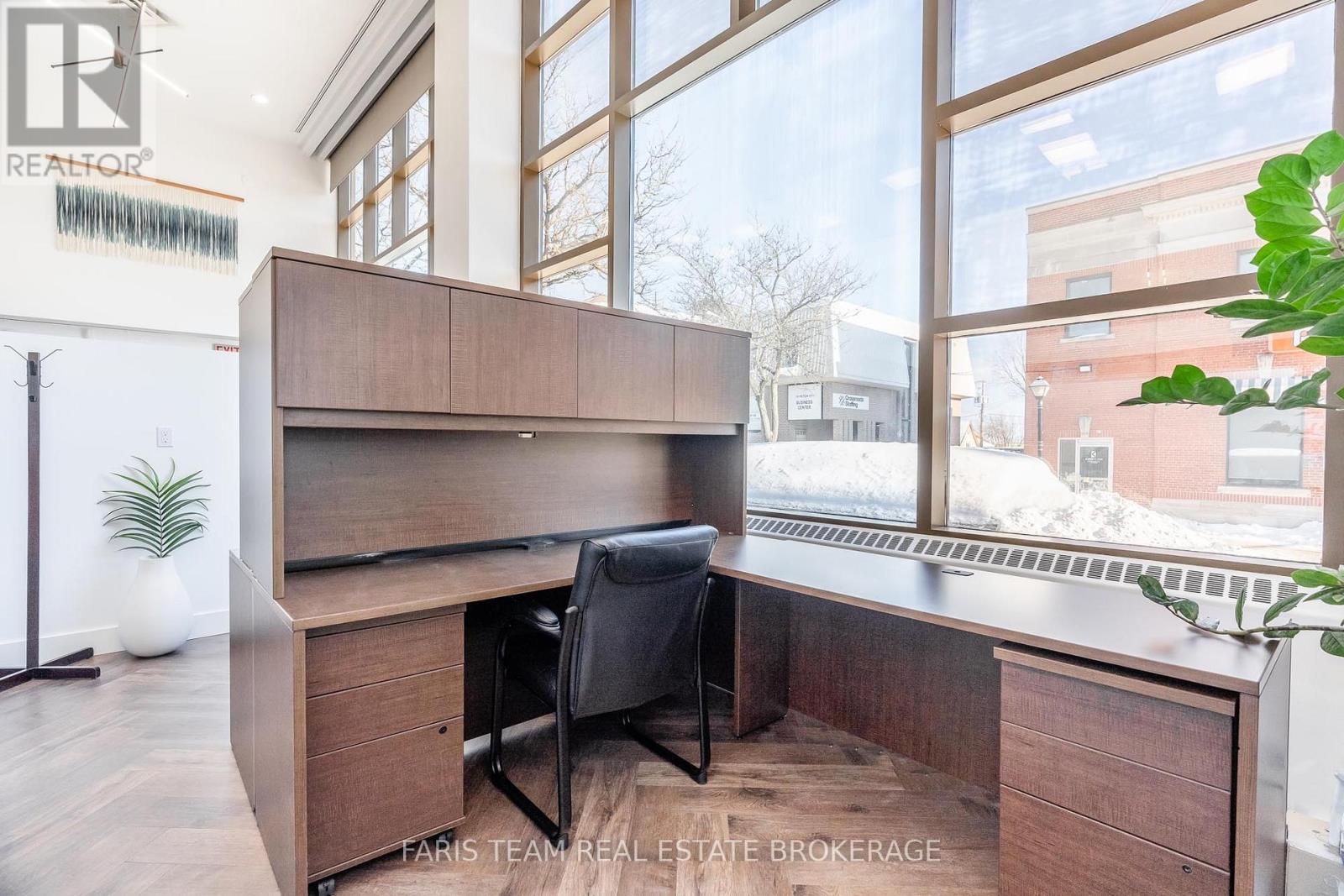 74 Mississaga Street E Property Photo 7