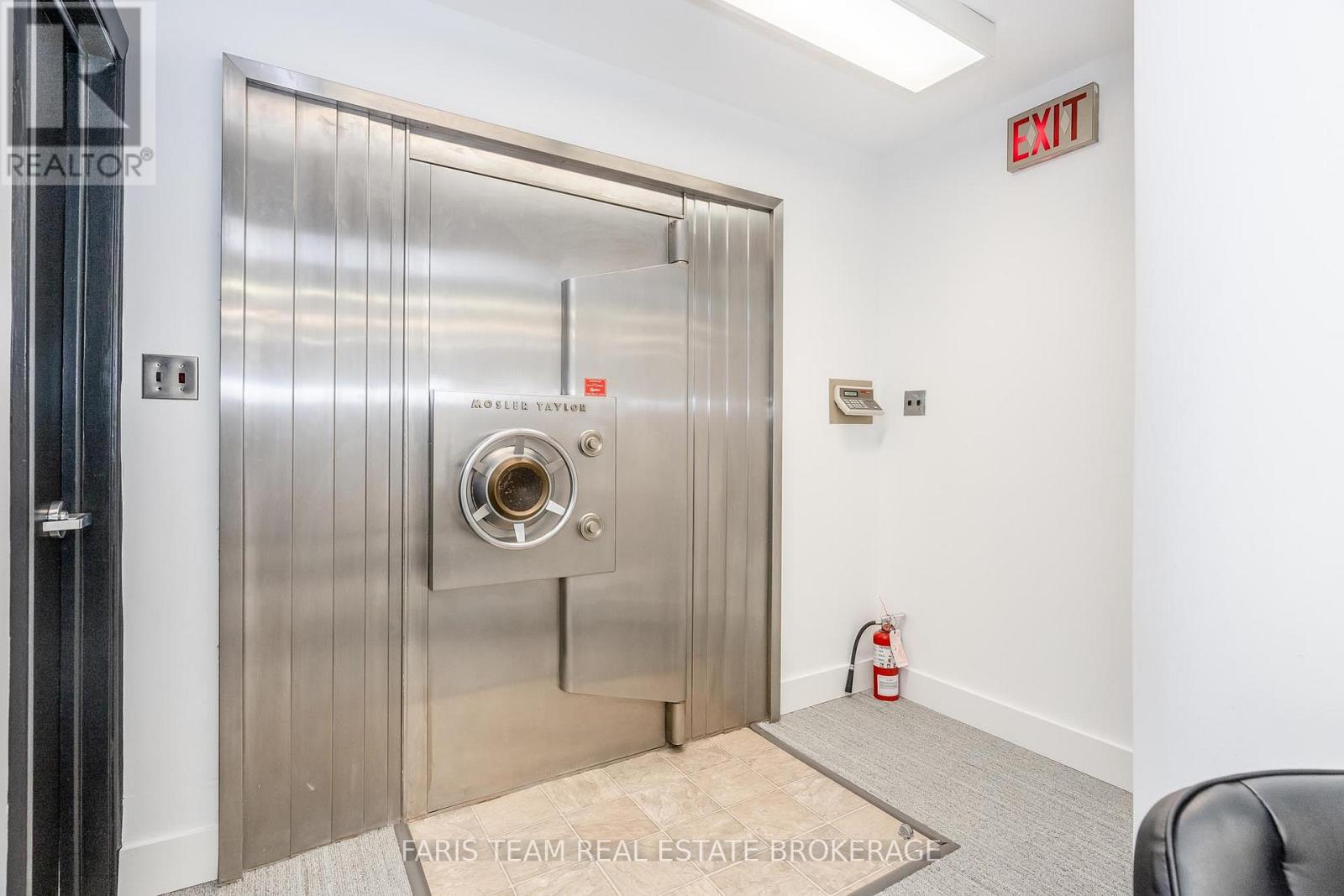 74 Mississaga Street E Property Photo 14