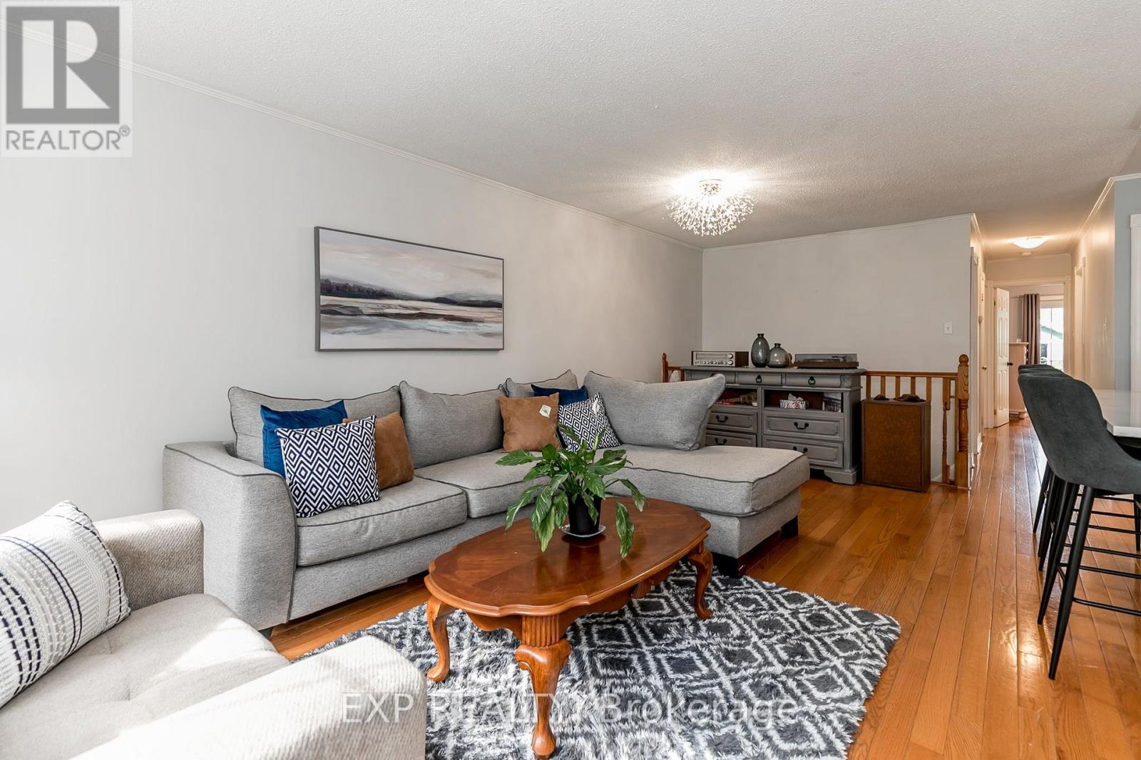 62 Courtice Crescent Property Photo 8