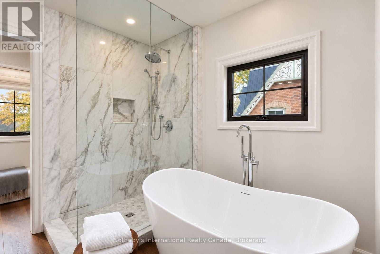 4 King Street Property Photo 24