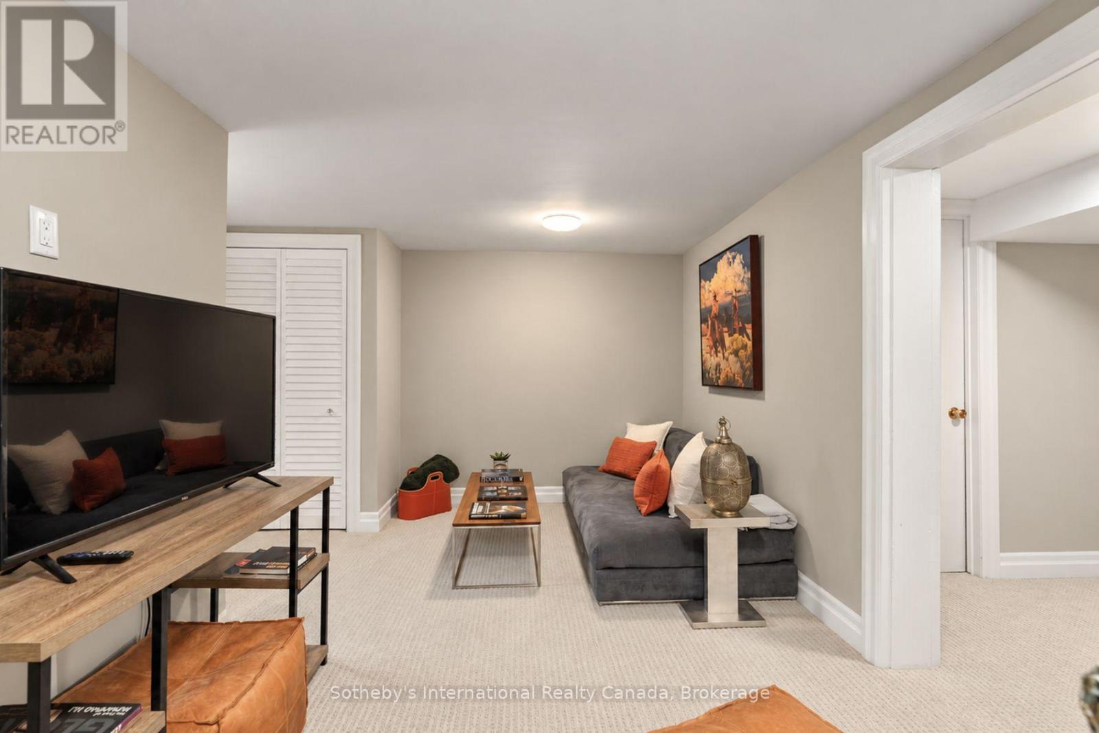 4 King Street Property Photo 34