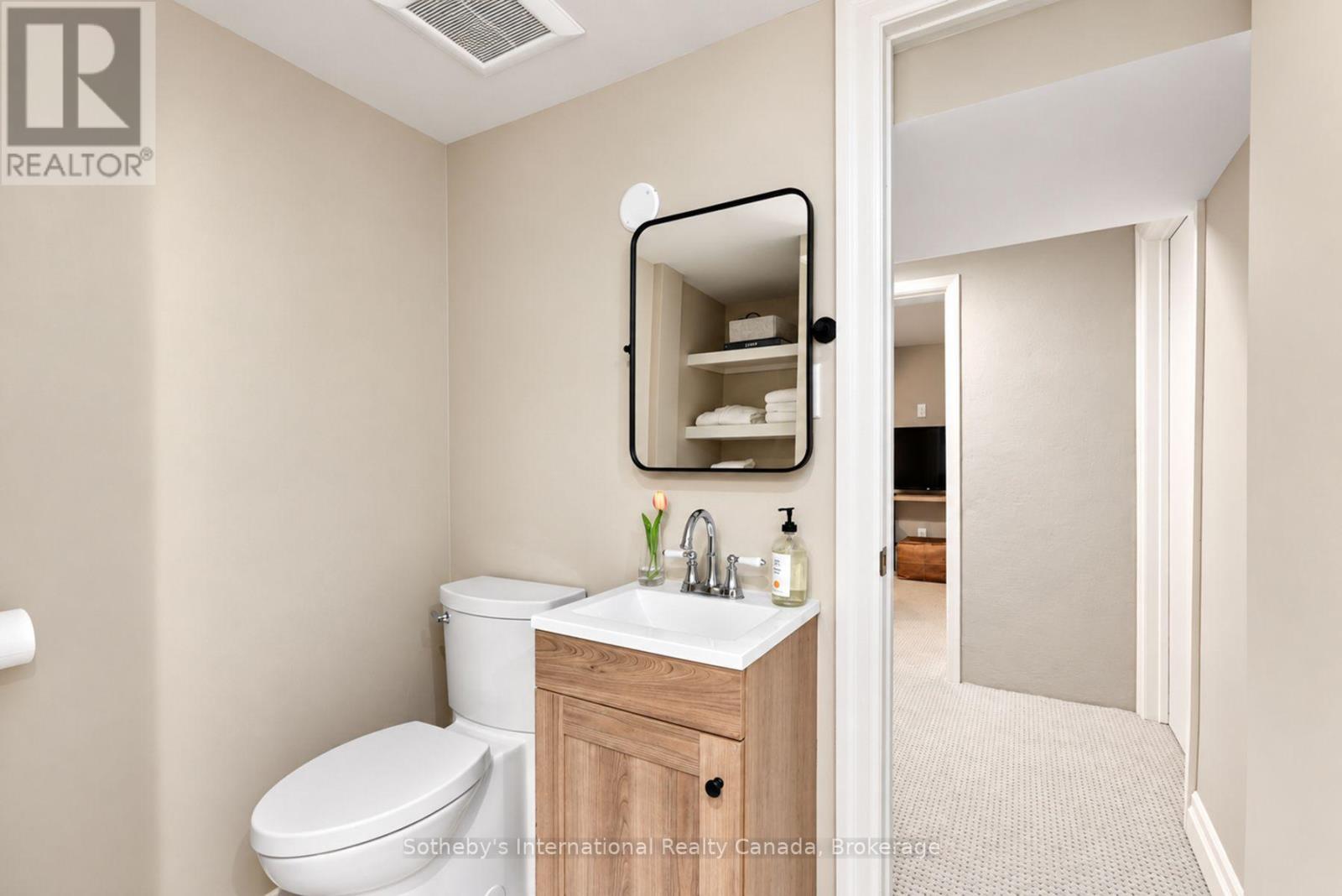 4 King Street Property Photo 37