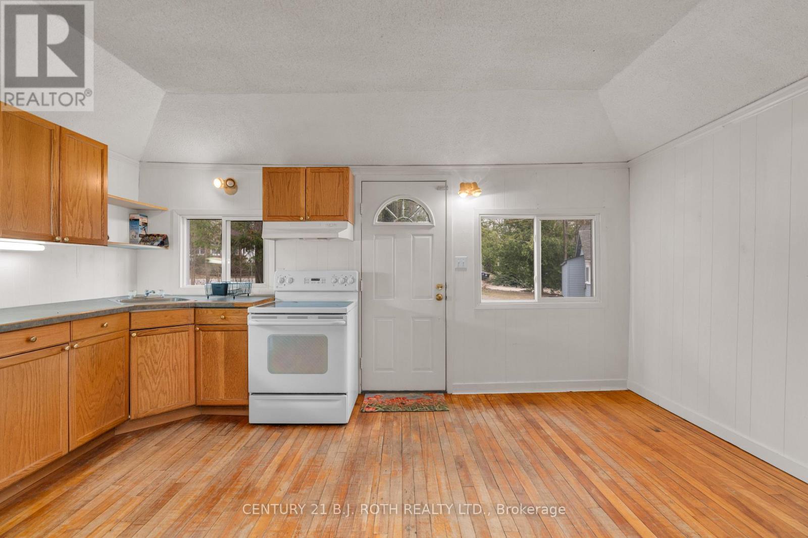 2026 Tiny Beaches Road S Property Photo 17