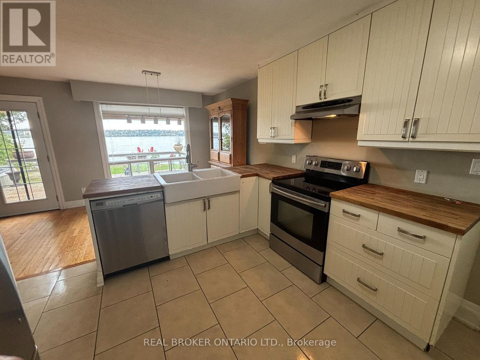 208 Kempview Lane Property Photo 8