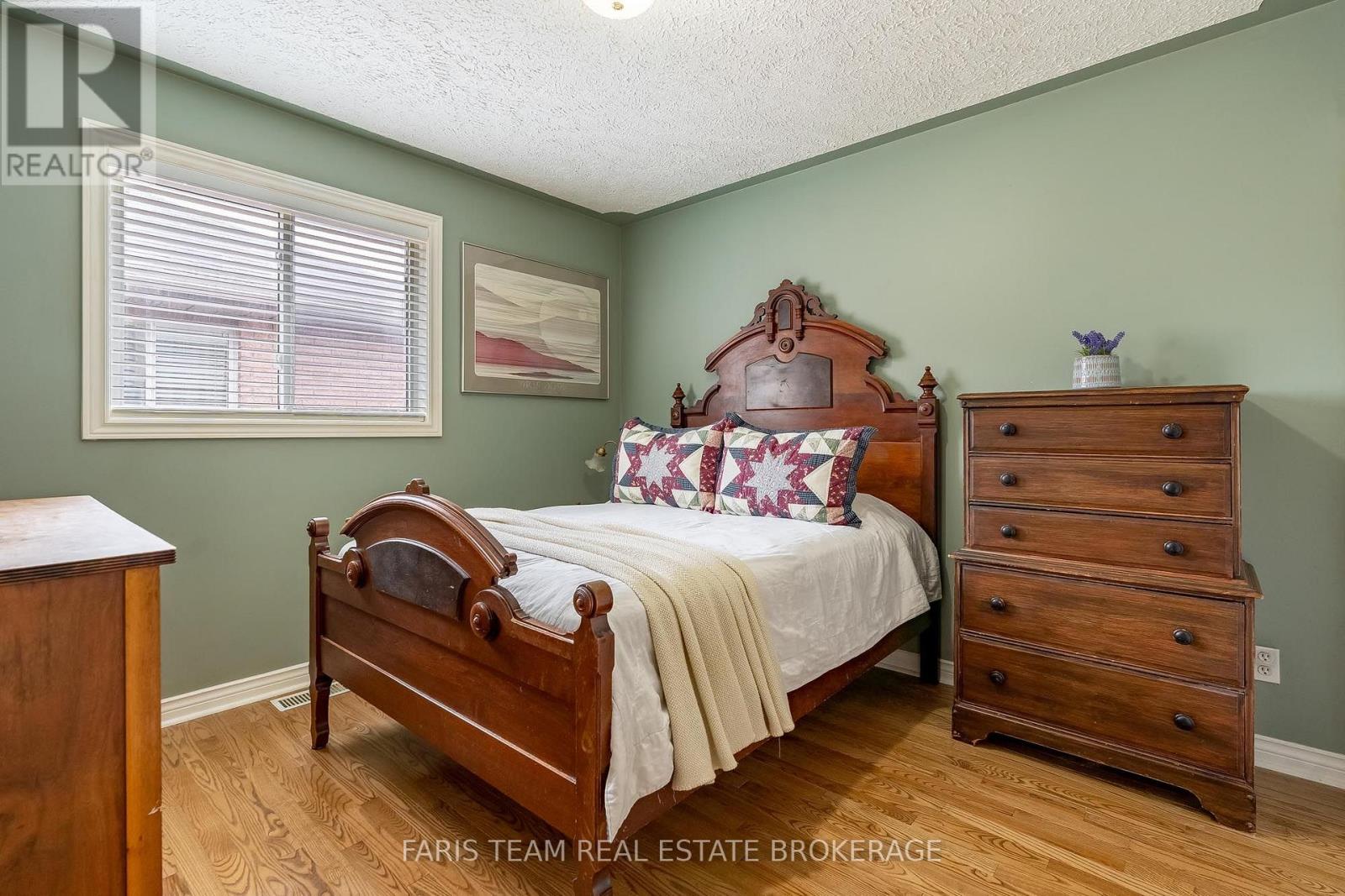 4 Charles Street Property Photo 12