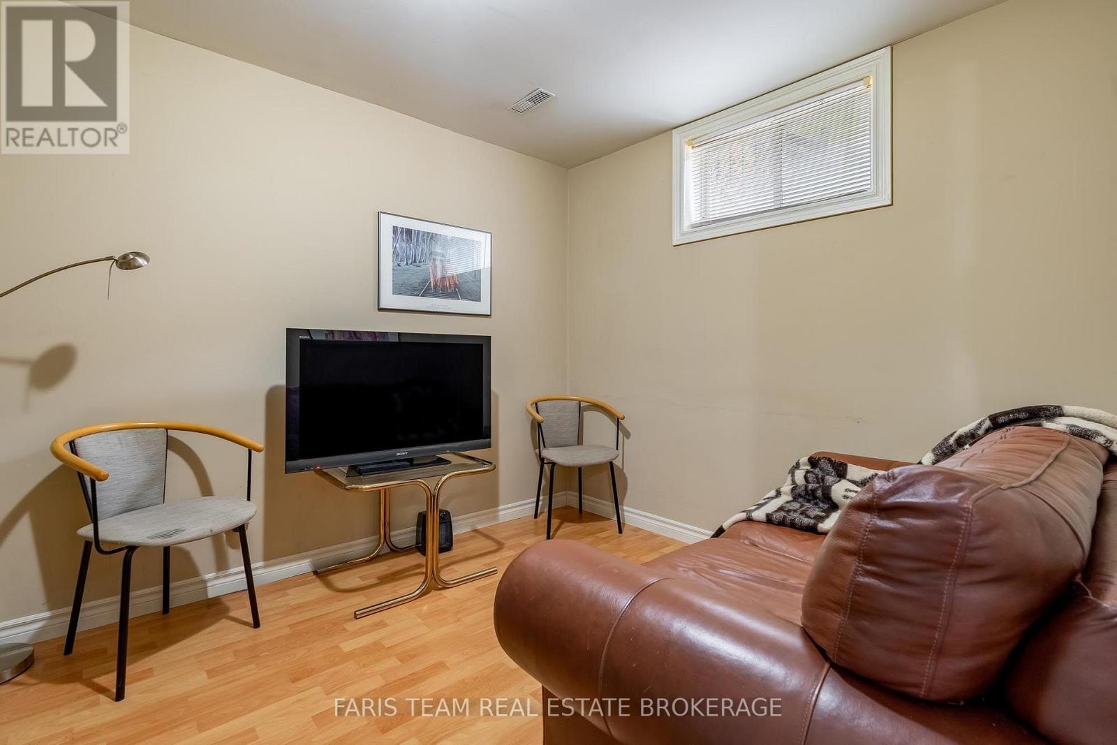 4 Charles Street Property Photo 18