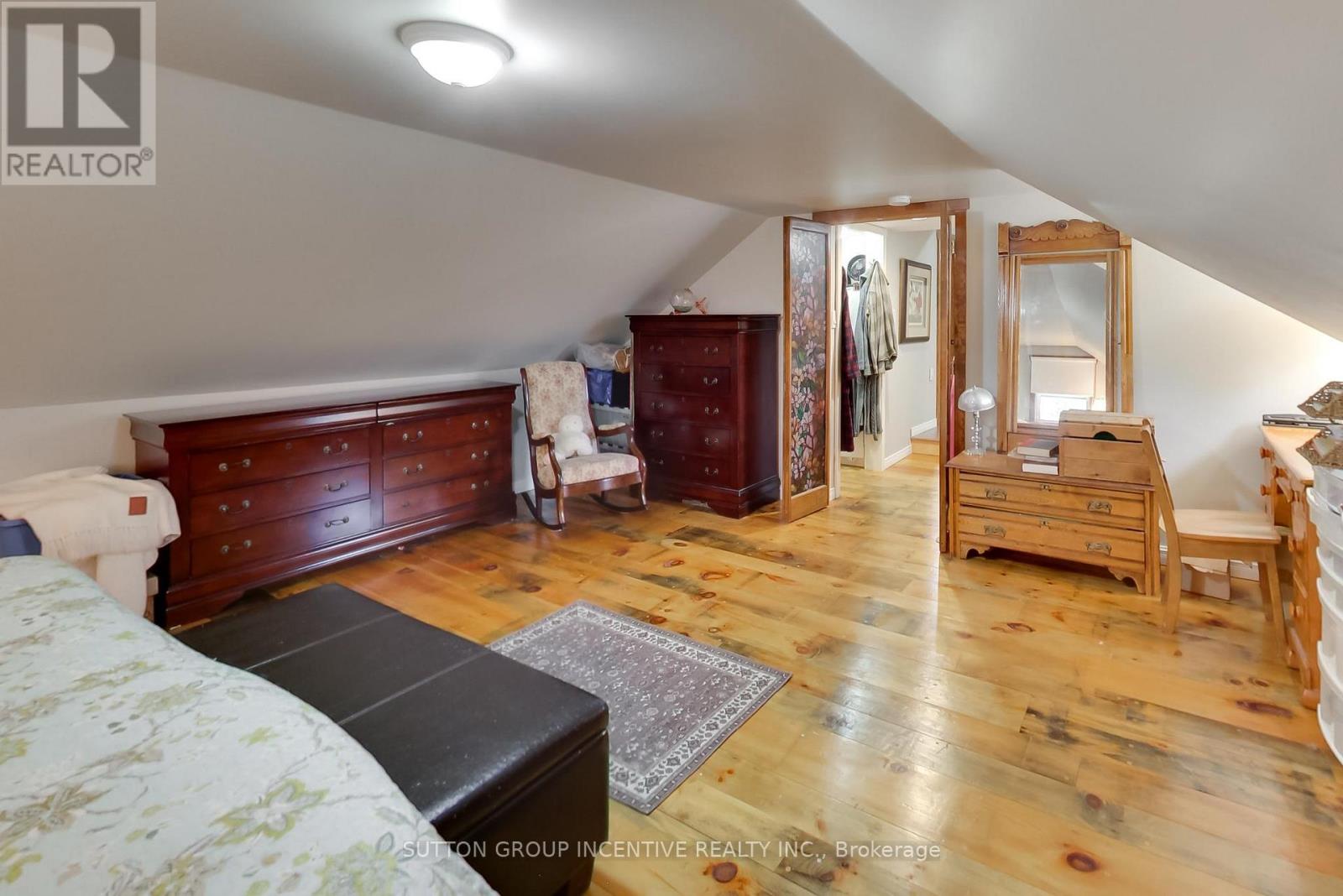 1724 Penetanguishene Road Property Photo 19