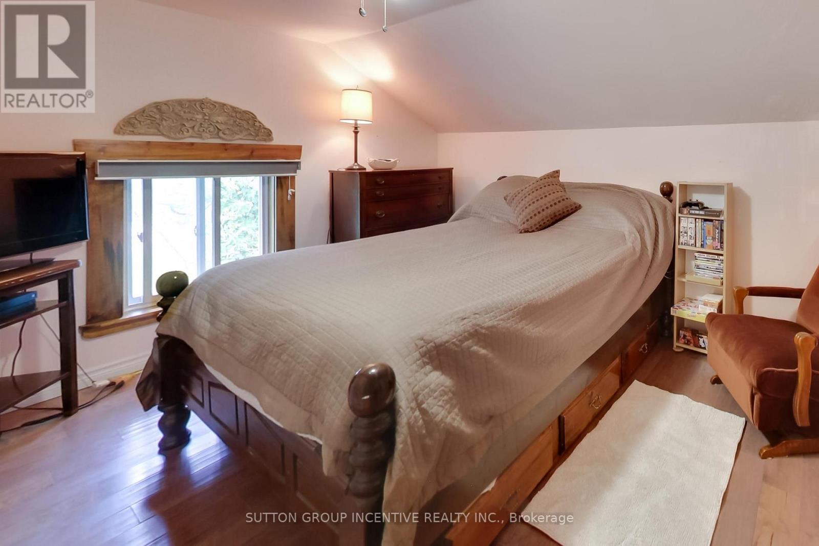 1724 Penetanguishene Road Property Photo 22