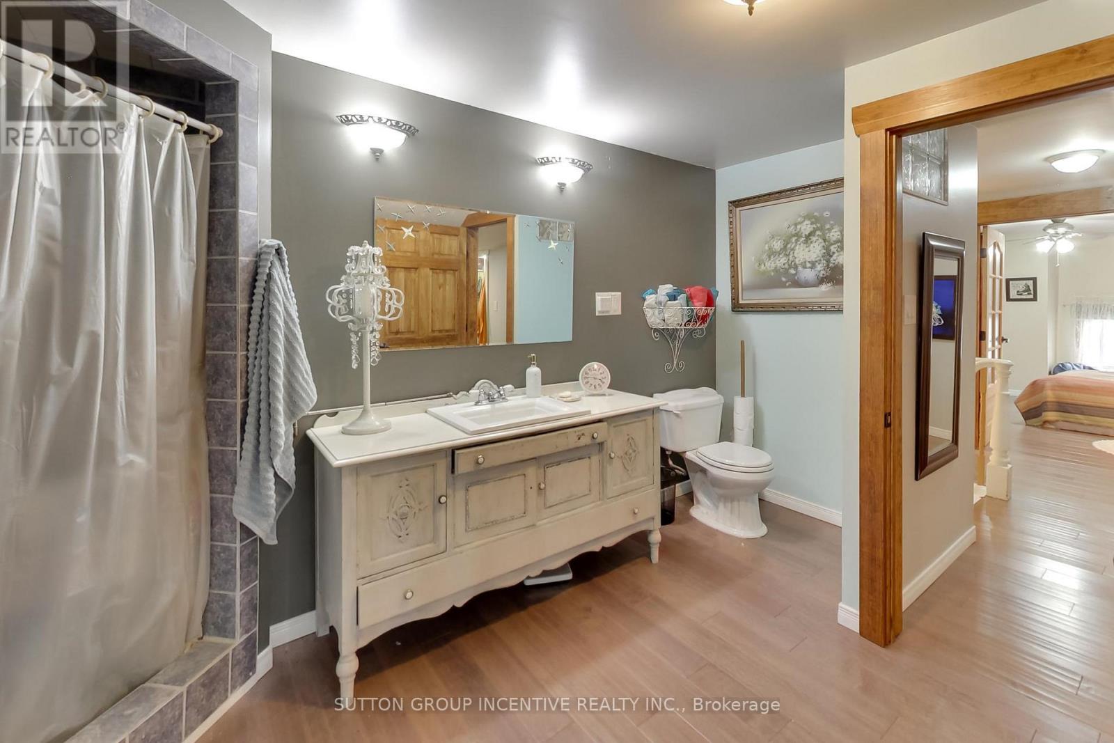 1724 Penetanguishene Road Property Photo 26