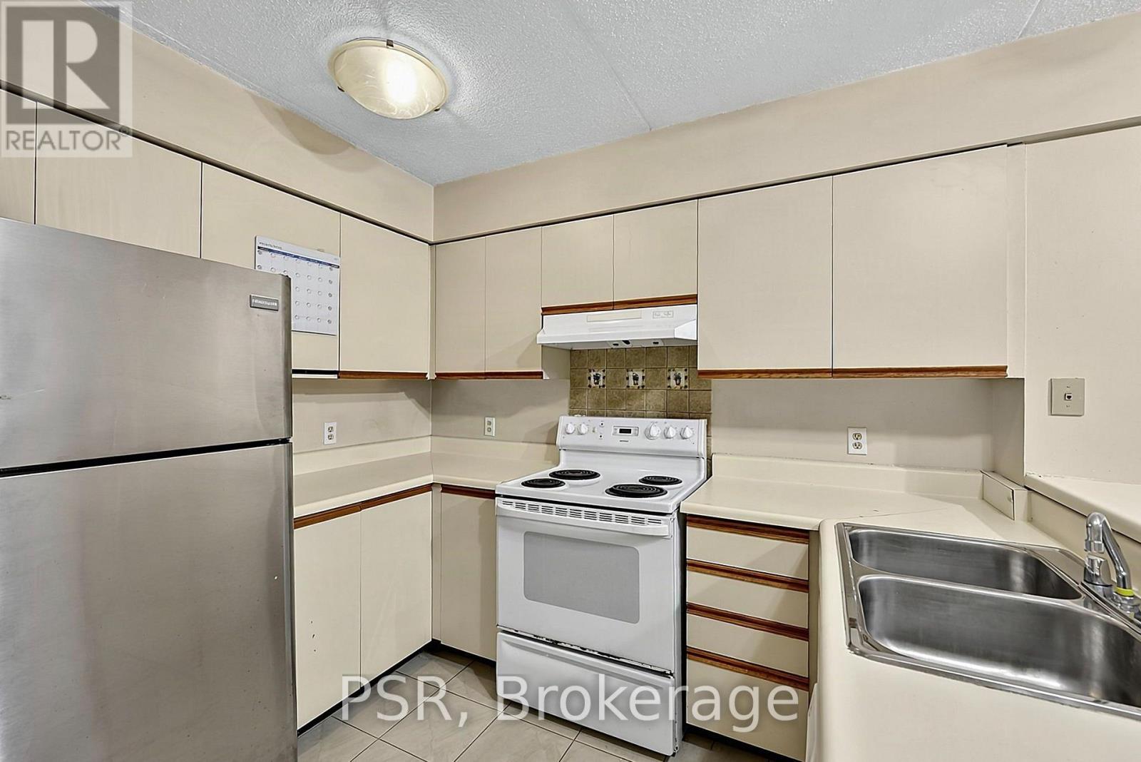 183 - 49 Trott Boulevard Property Photo 8