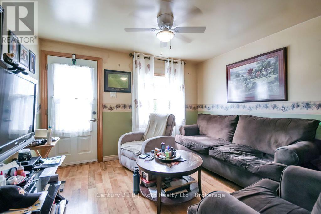246 Gill Street Property Photo 4