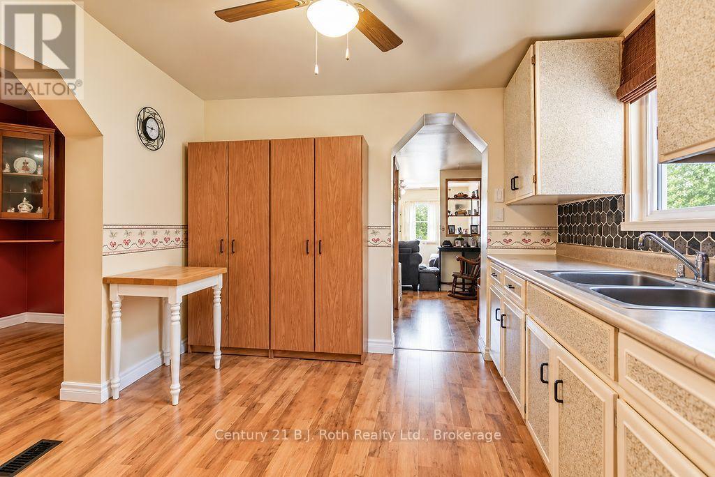 246 Gill Street Property Photo 8