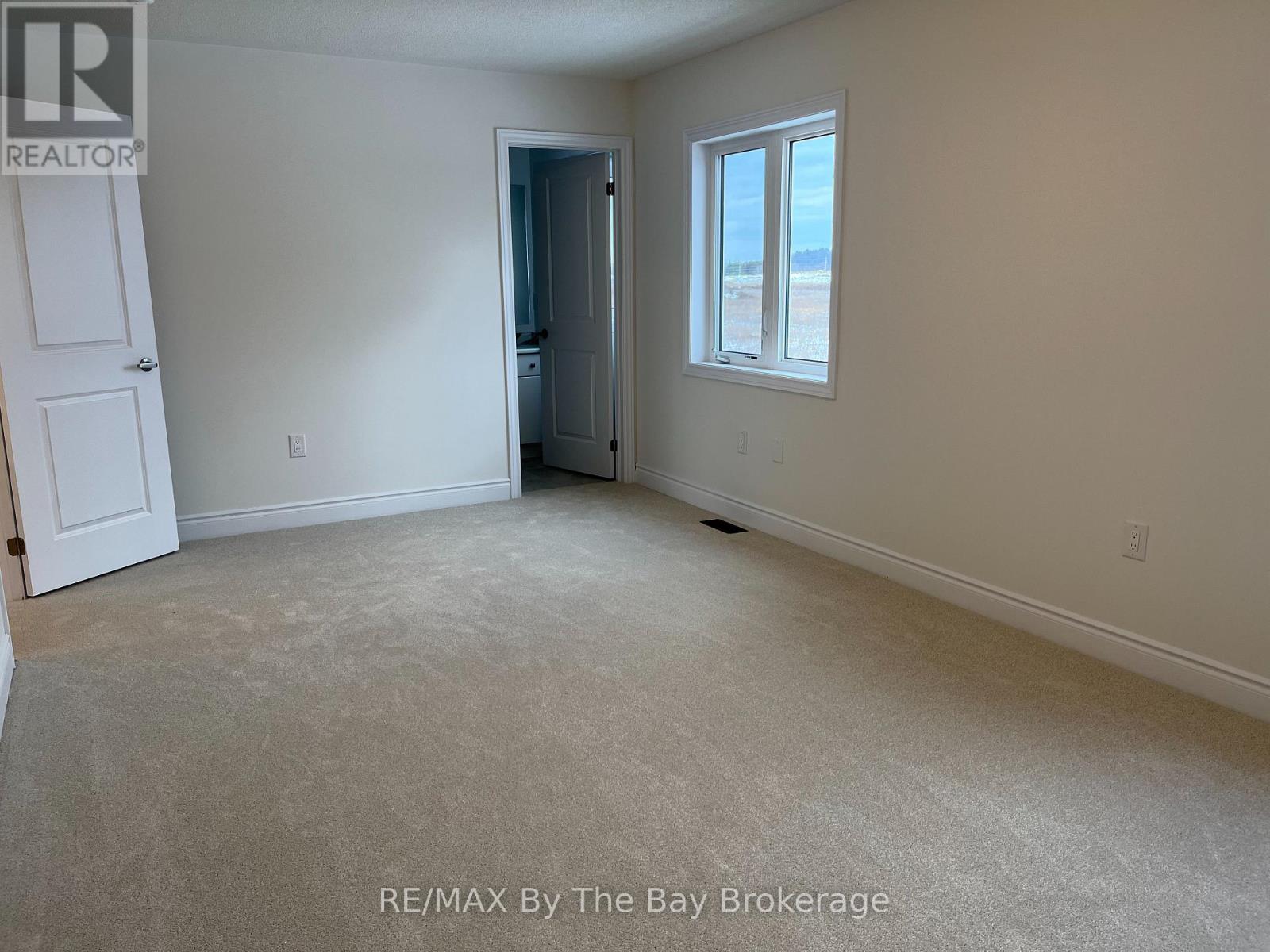 17 Carriage Lane Property Photo 8
