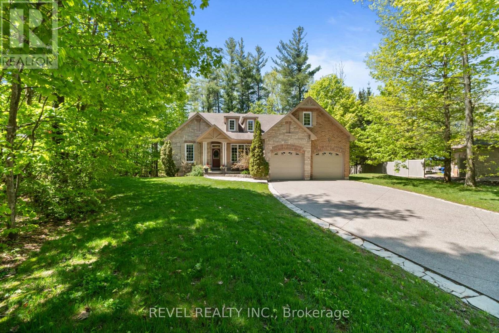 23 Laddie Lane Property Photo 1