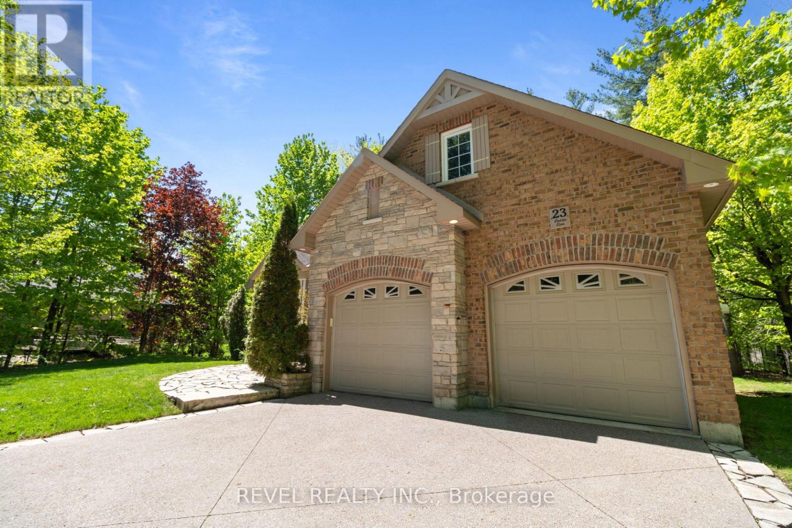 23 Laddie Lane Property Photo 4