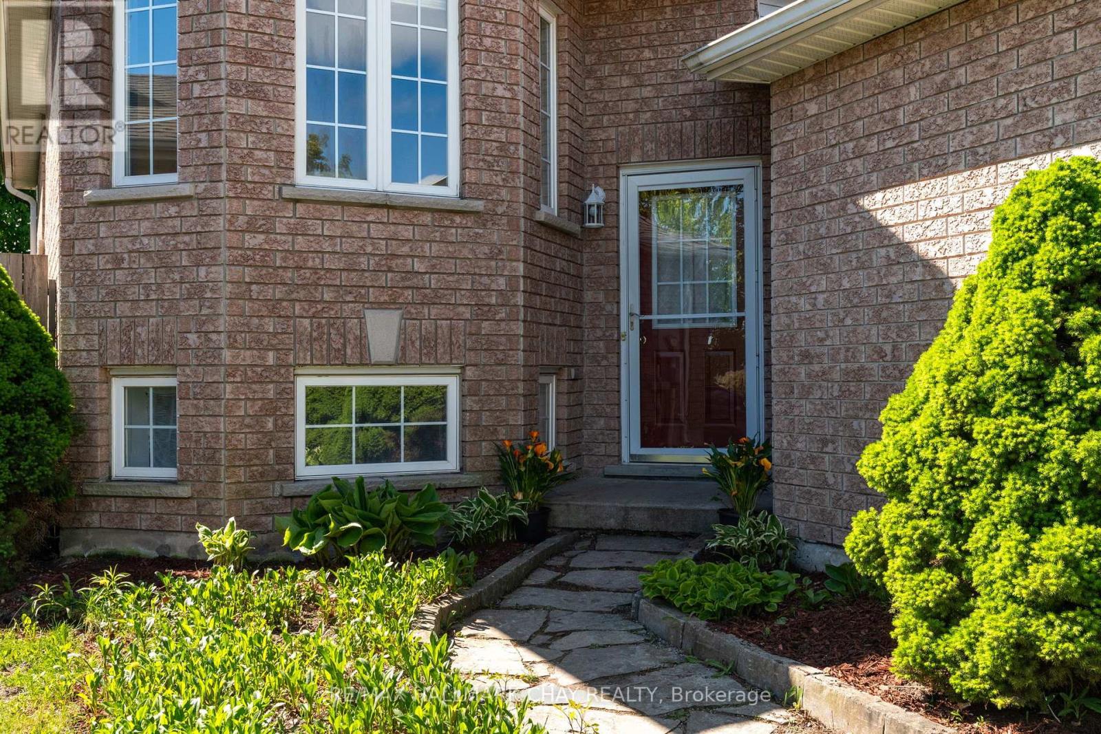 63 Masters Drive Property Photo 3