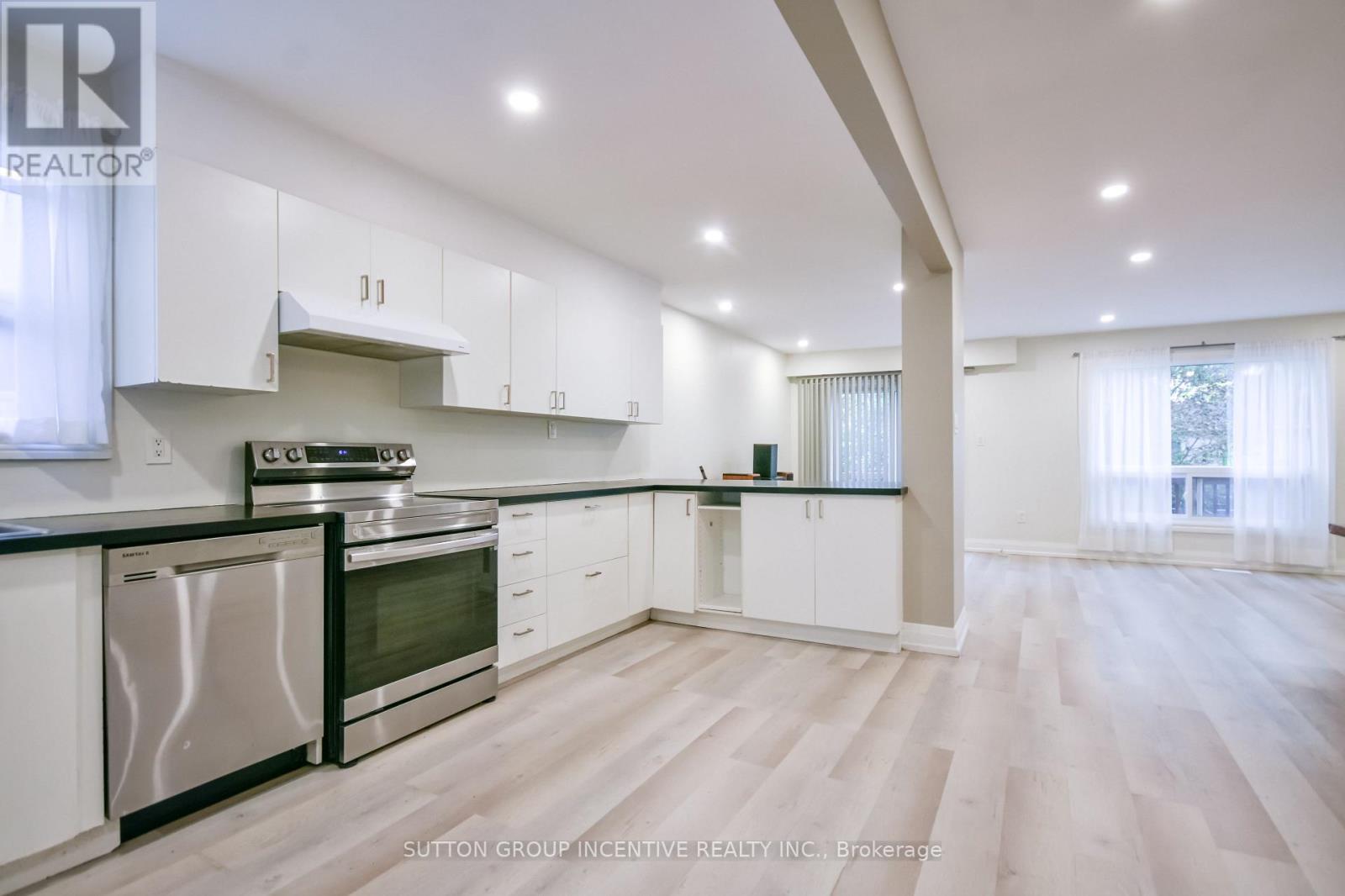 33b Cundles Road E Property Photo 6