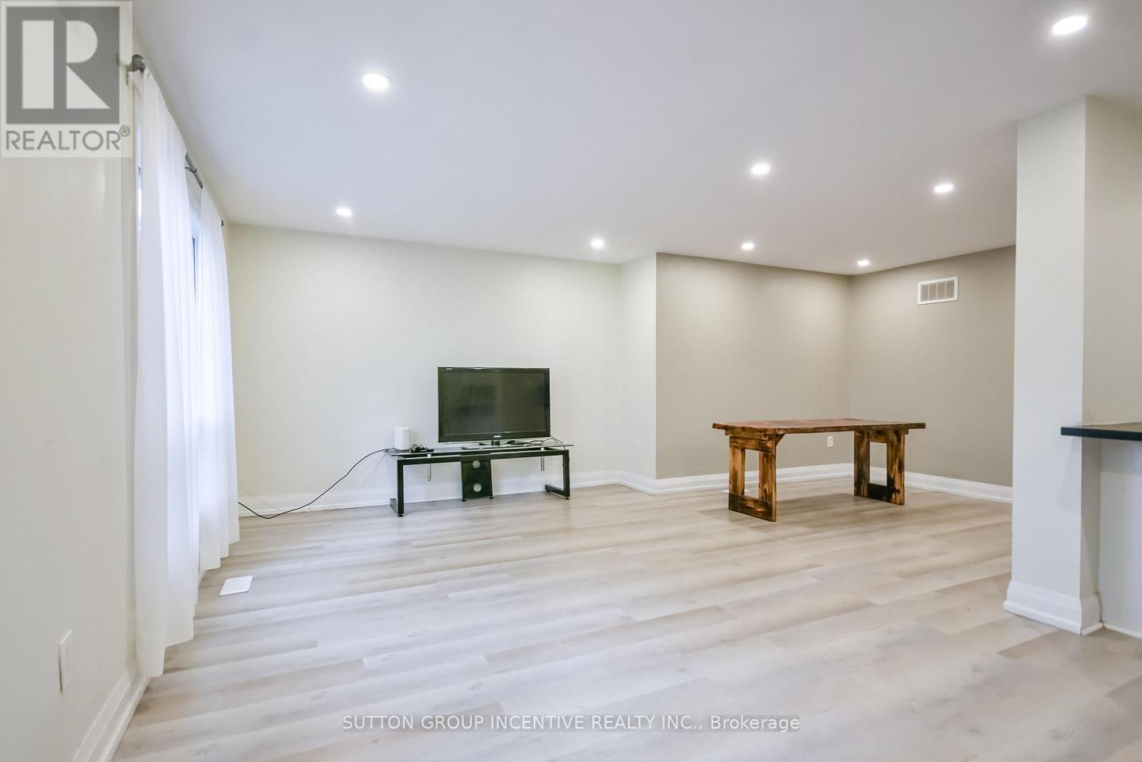 33b Cundles Road E Property Photo 13
