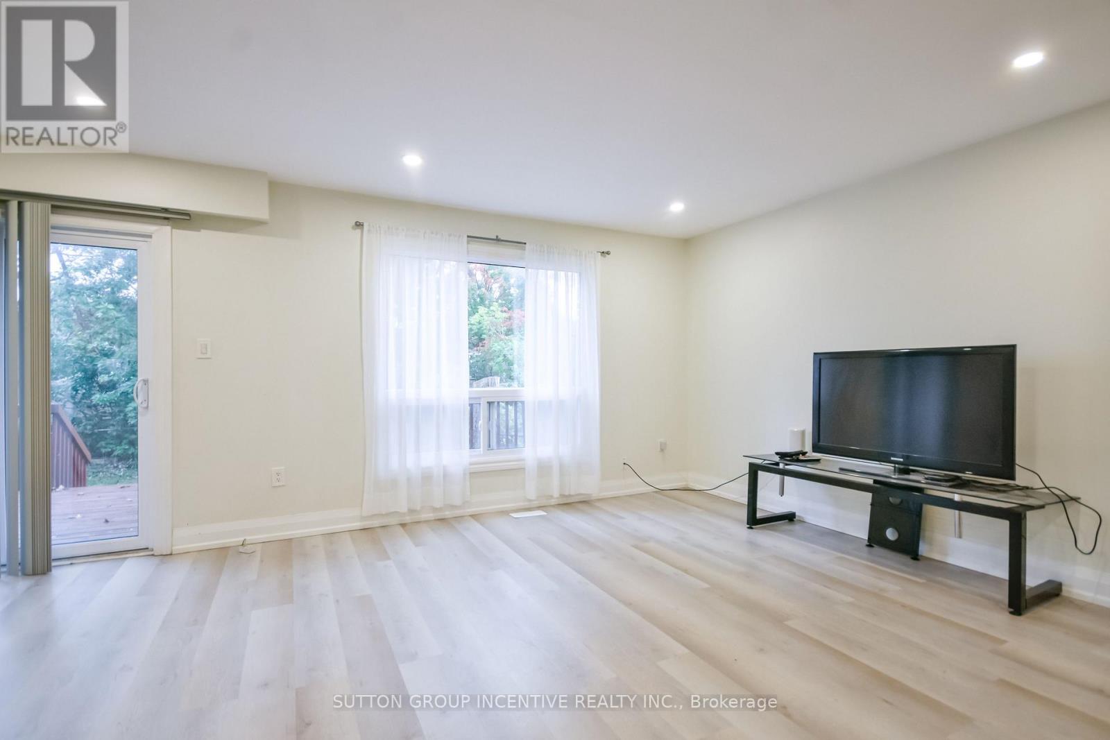 33b Cundles Road E Property Photo 18