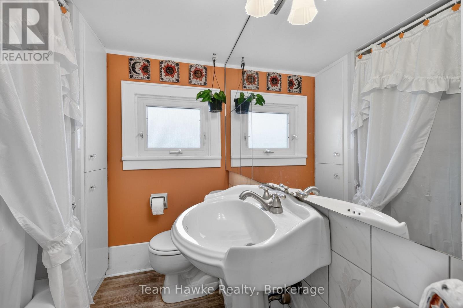 443 Elizabeth Street Property Photo 13