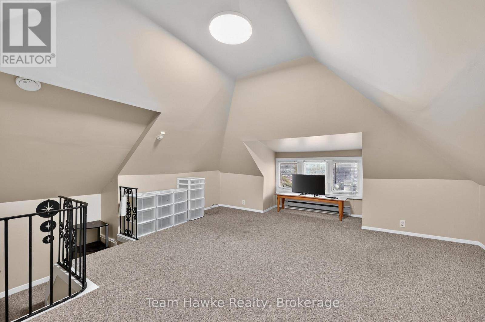 443 Elizabeth Street Property Photo 14