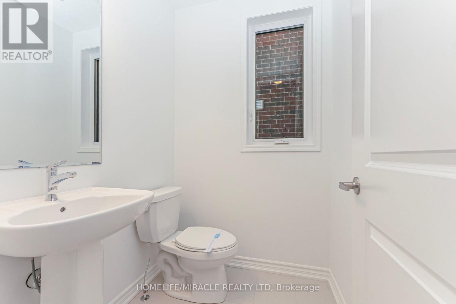 54 Gretzky Avenue Property Photo 4