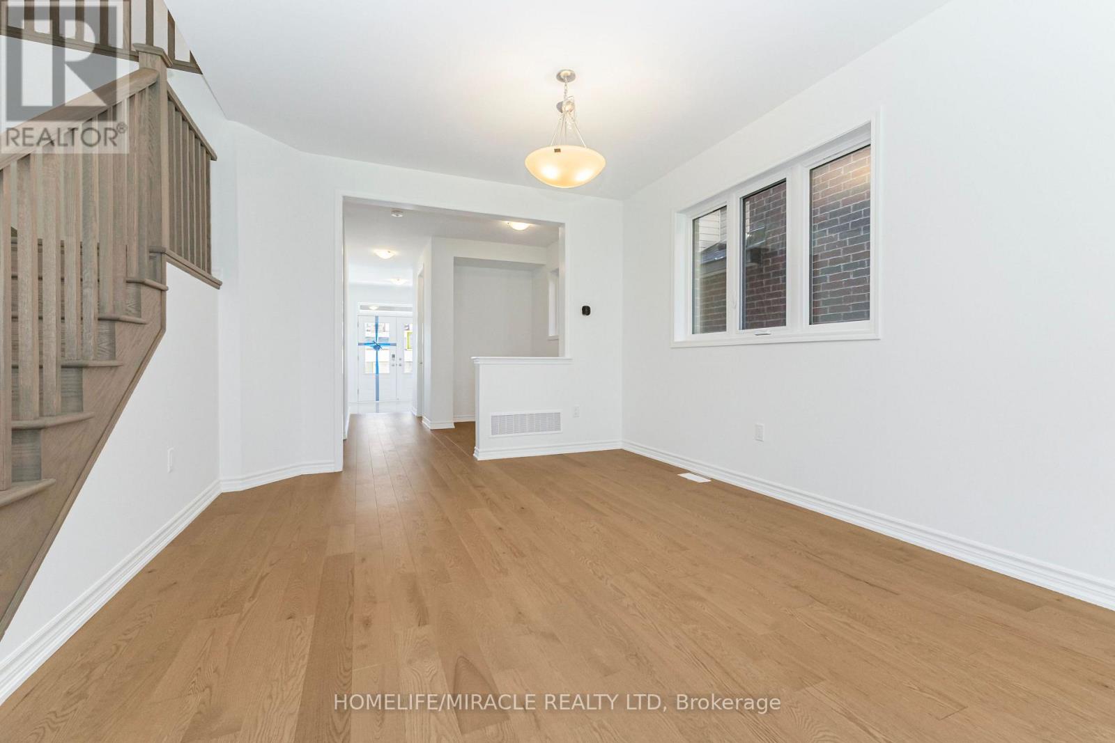 54 Gretzky Avenue Property Photo 7