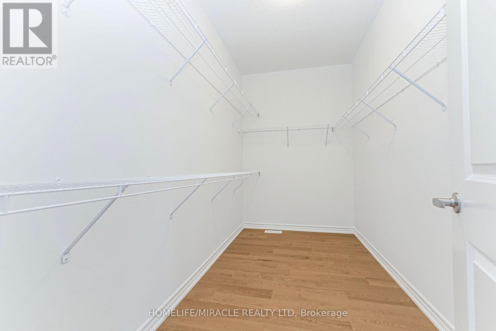 54 Gretzky Avenue Property Photo 23