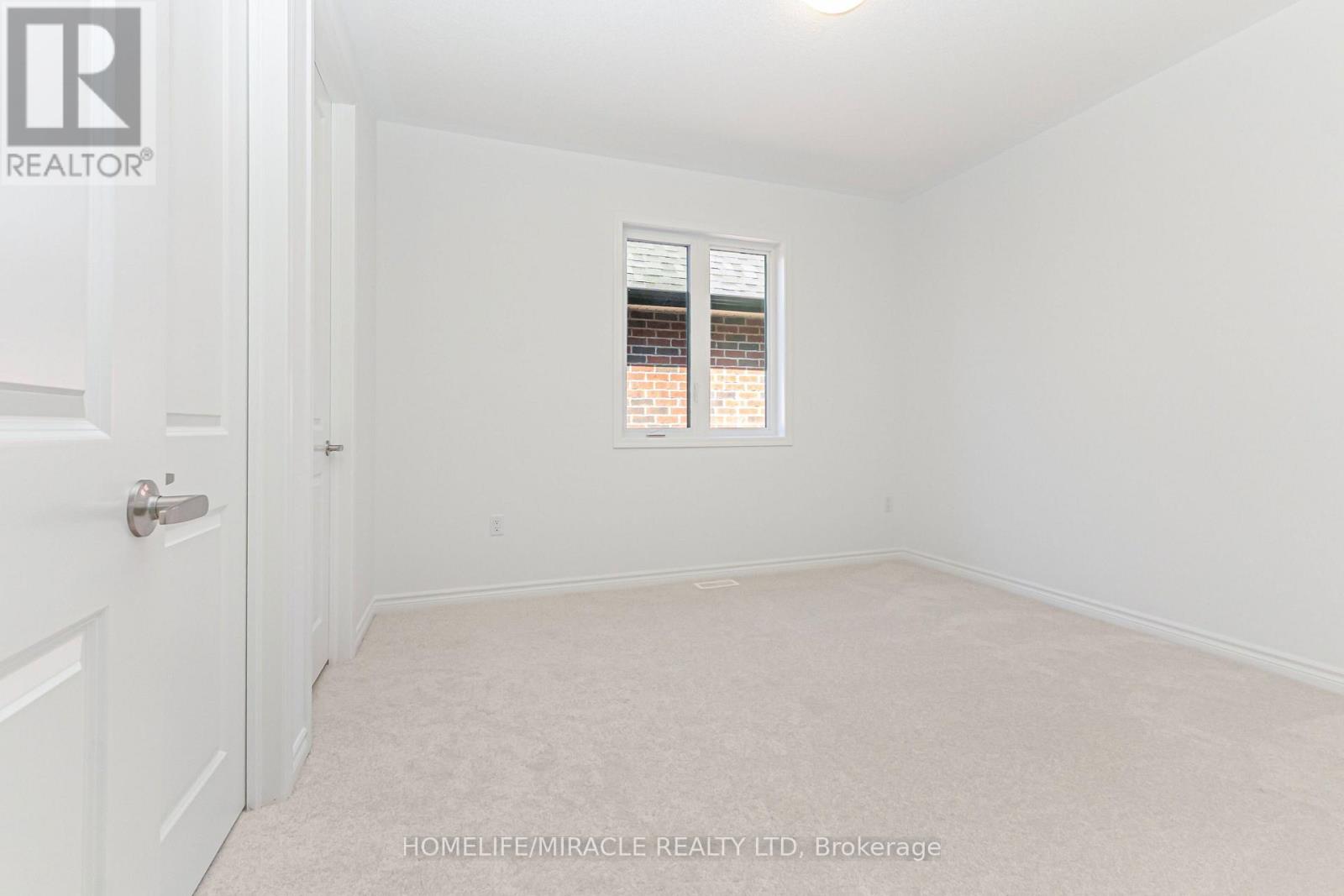 54 Gretzky Avenue Property Photo 27