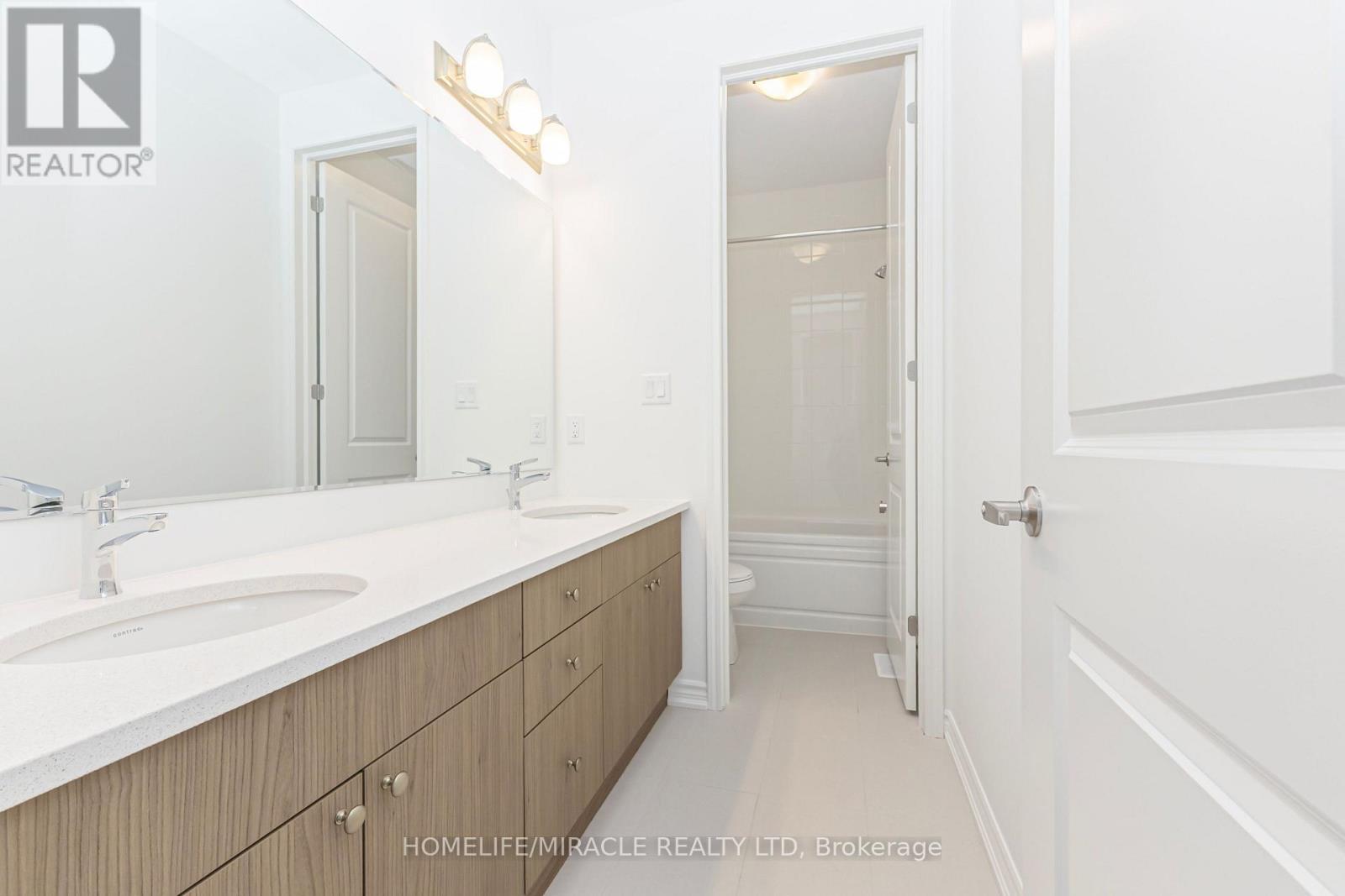 54 Gretzky Avenue Property Photo 28
