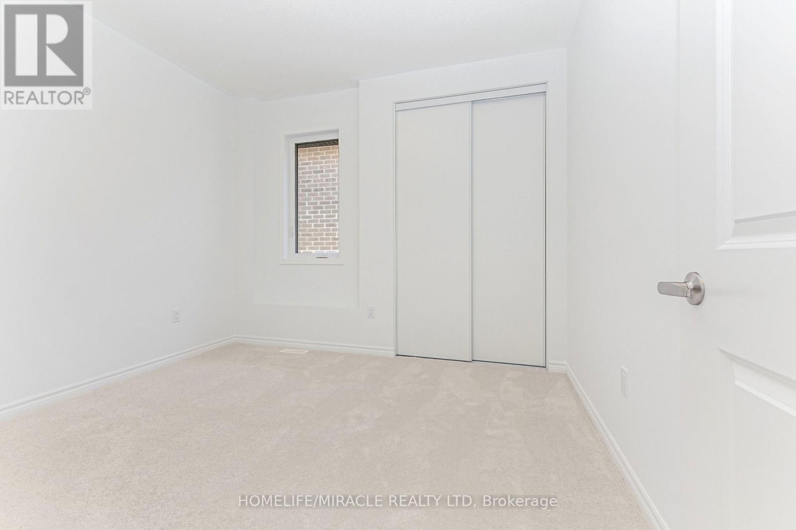 54 Gretzky Avenue Property Photo 29