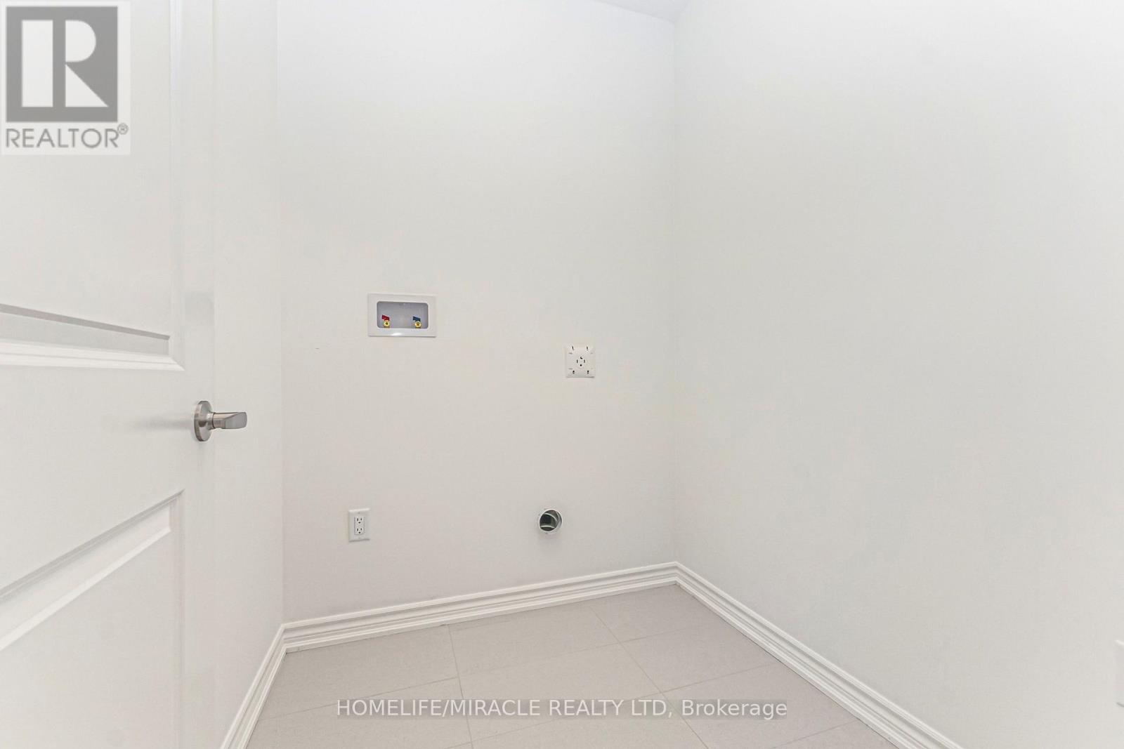 54 Gretzky Avenue Property Photo 34