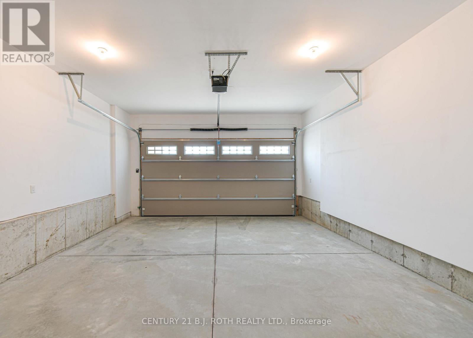 3195 Orion Boulevard Property Photo 14