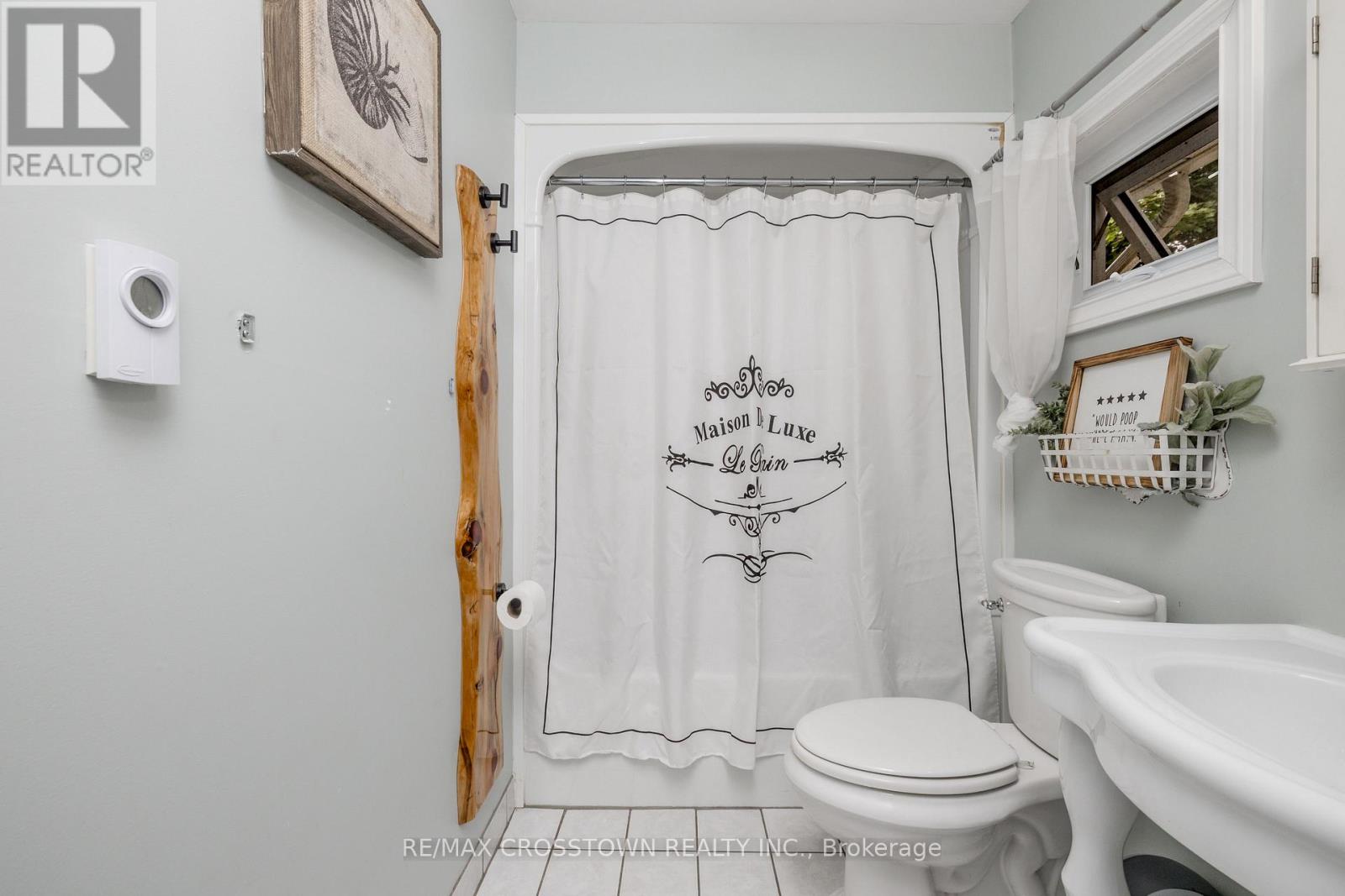 4454 Rosalyn Drive Property Photo 21