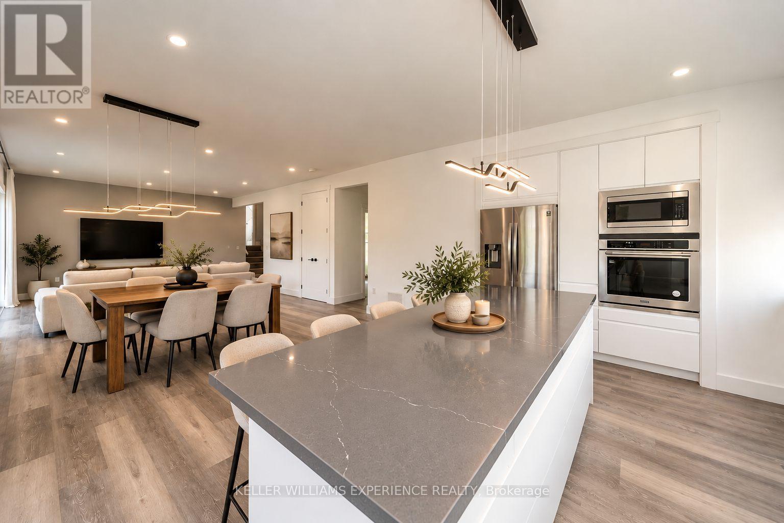 1055 Henry Street Property Photo 5