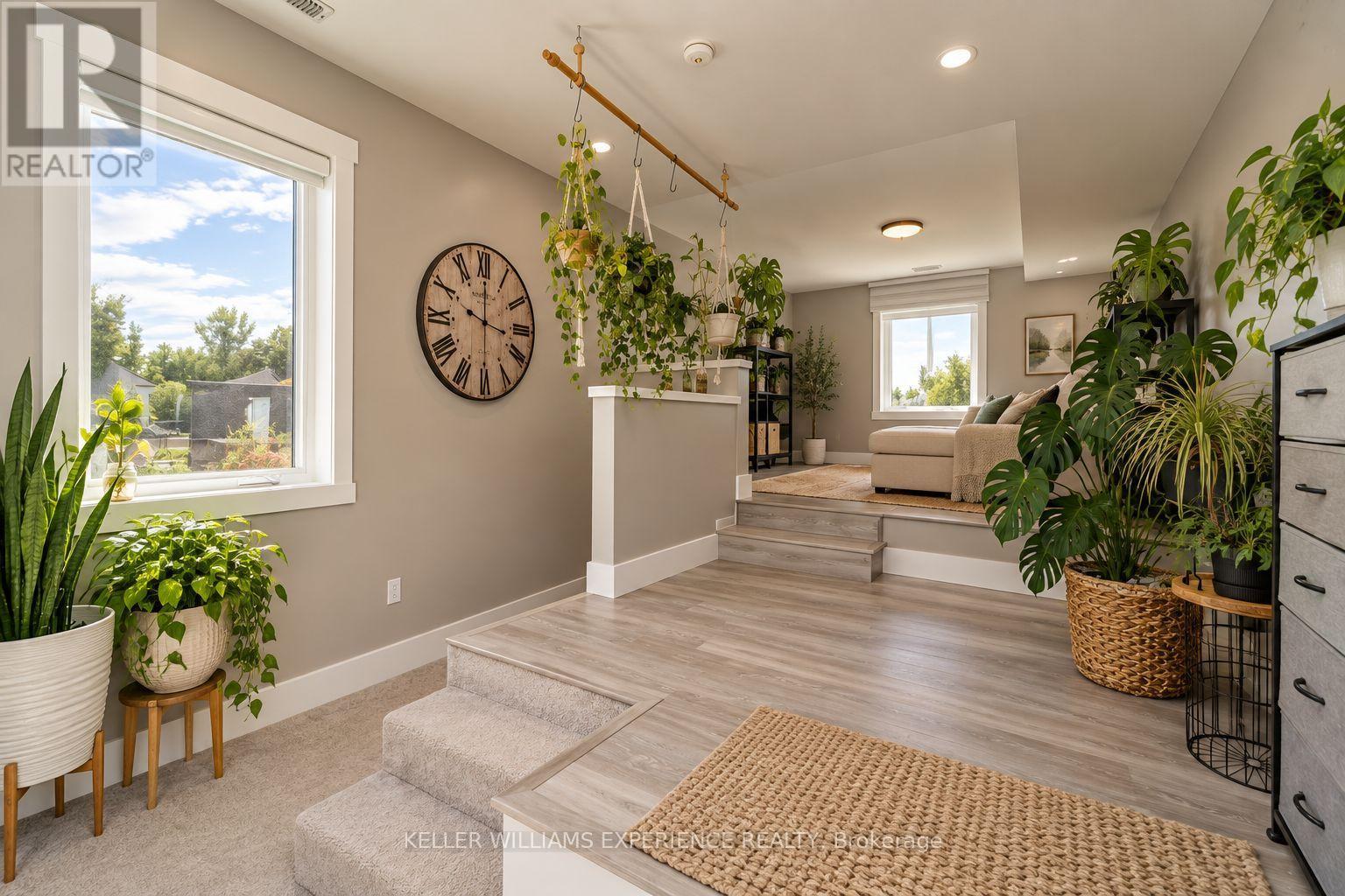 1055 Henry Street Property Photo 16