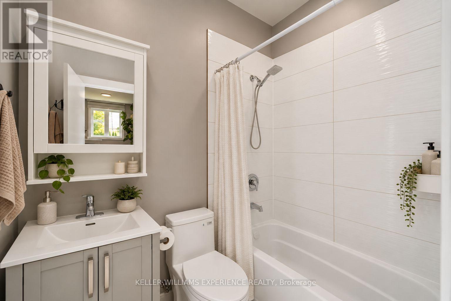 1055 Henry Street Property Photo 18