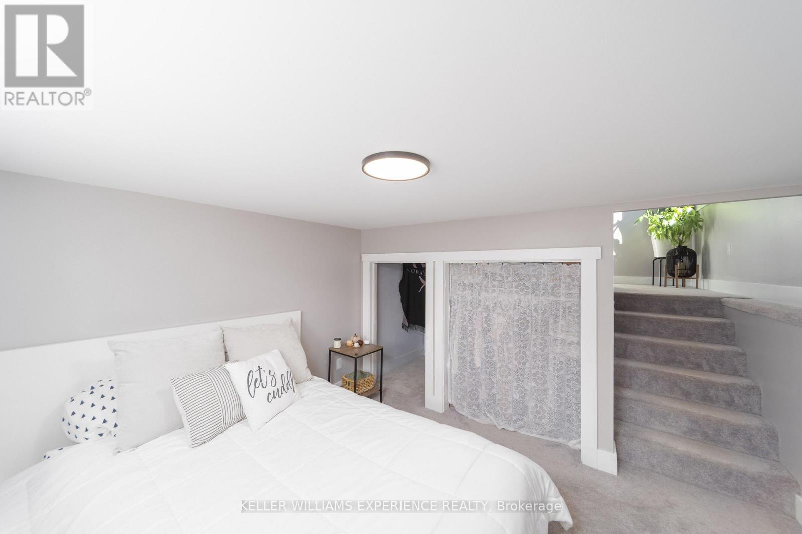 1055 Henry Street Property Photo 19