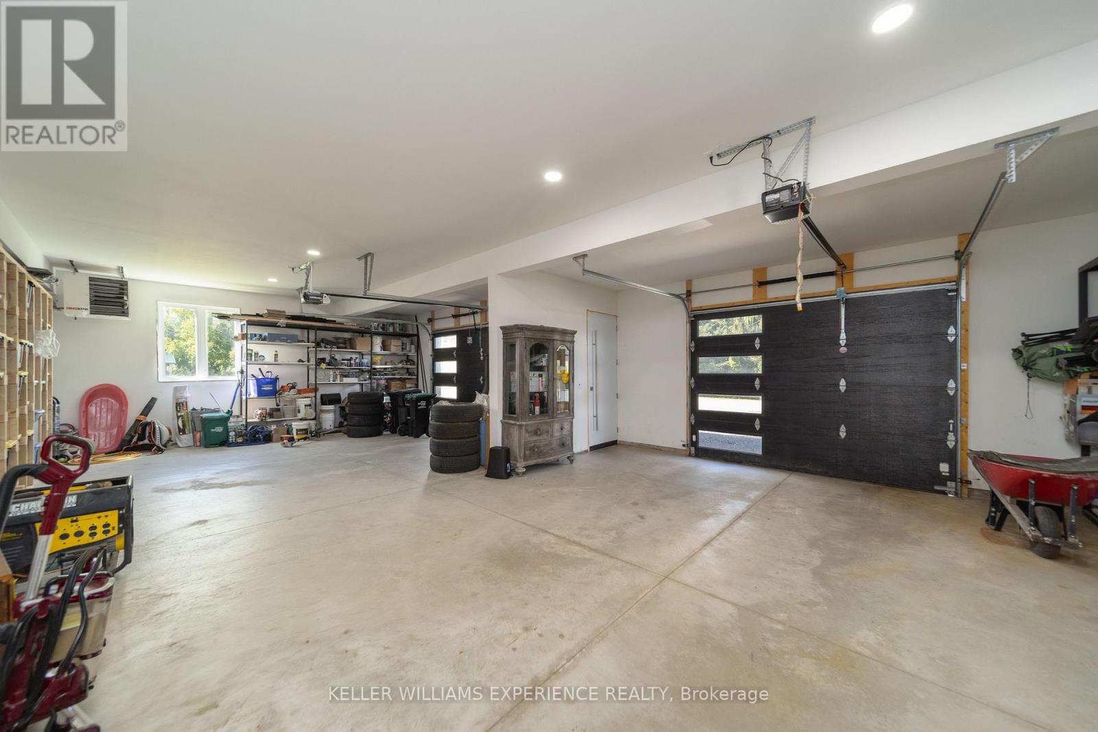 1055 Henry Street Property Photo 21