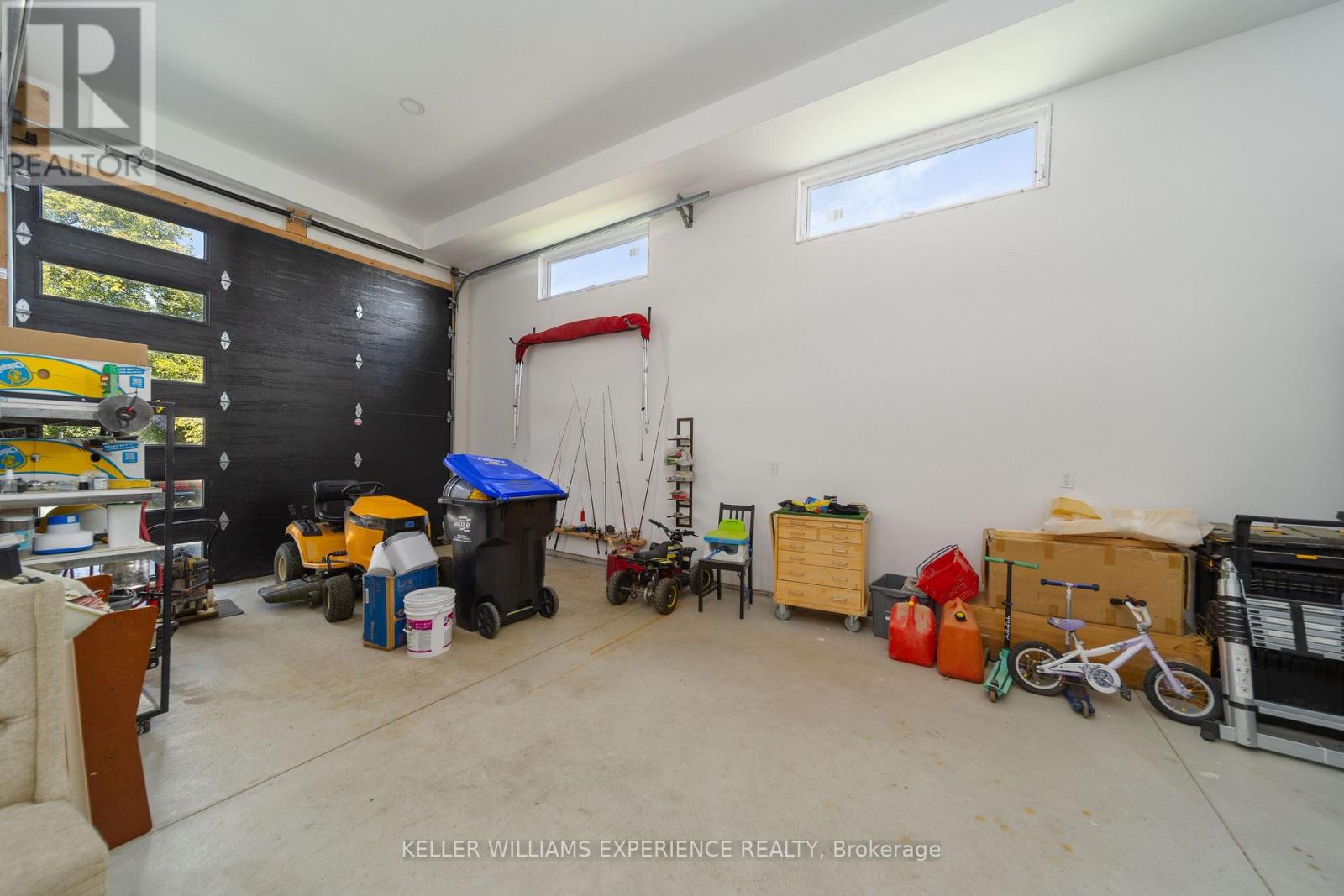 1055 Henry Street Property Photo 22